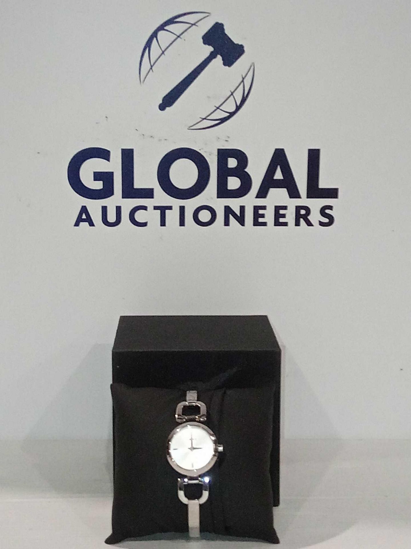 RRP £180 Boxed Ladies Dkny Silver Designer Watch