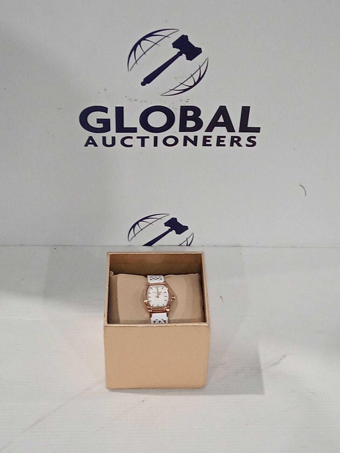 RRP £140 Boxed Bailey And Quinn London Silhouette White Ladies Thin Strap Watch