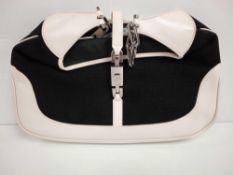 RRP £1150 Gucci Jackie White/Black Canvas Shoulder Bag (Aao5030) Grade Ab (Appraisals Available Upon