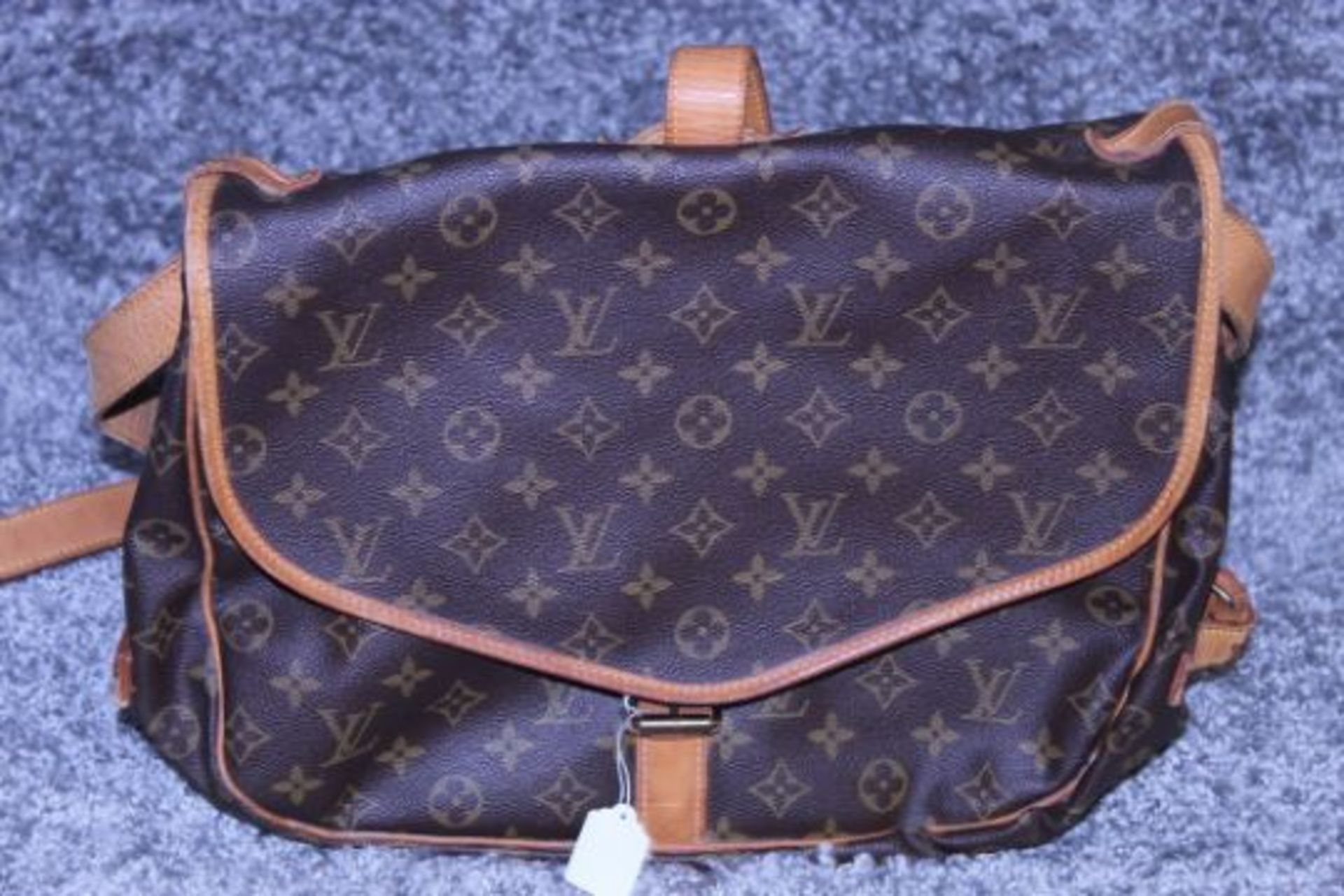 RRP £1,500 Louis Vuitton Saumur 30 Shoulder Bag, Monogram Canvas, Vachetta Handles, 30X27X17Cm ( - Image 2 of 2