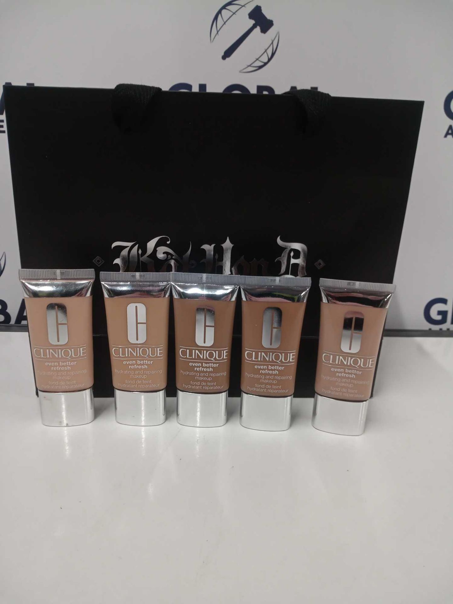 RRP £150 Gift Bag To Contain 5 Brand New Unused Testers Of Clinique Hydrating And Repairing Makeup I