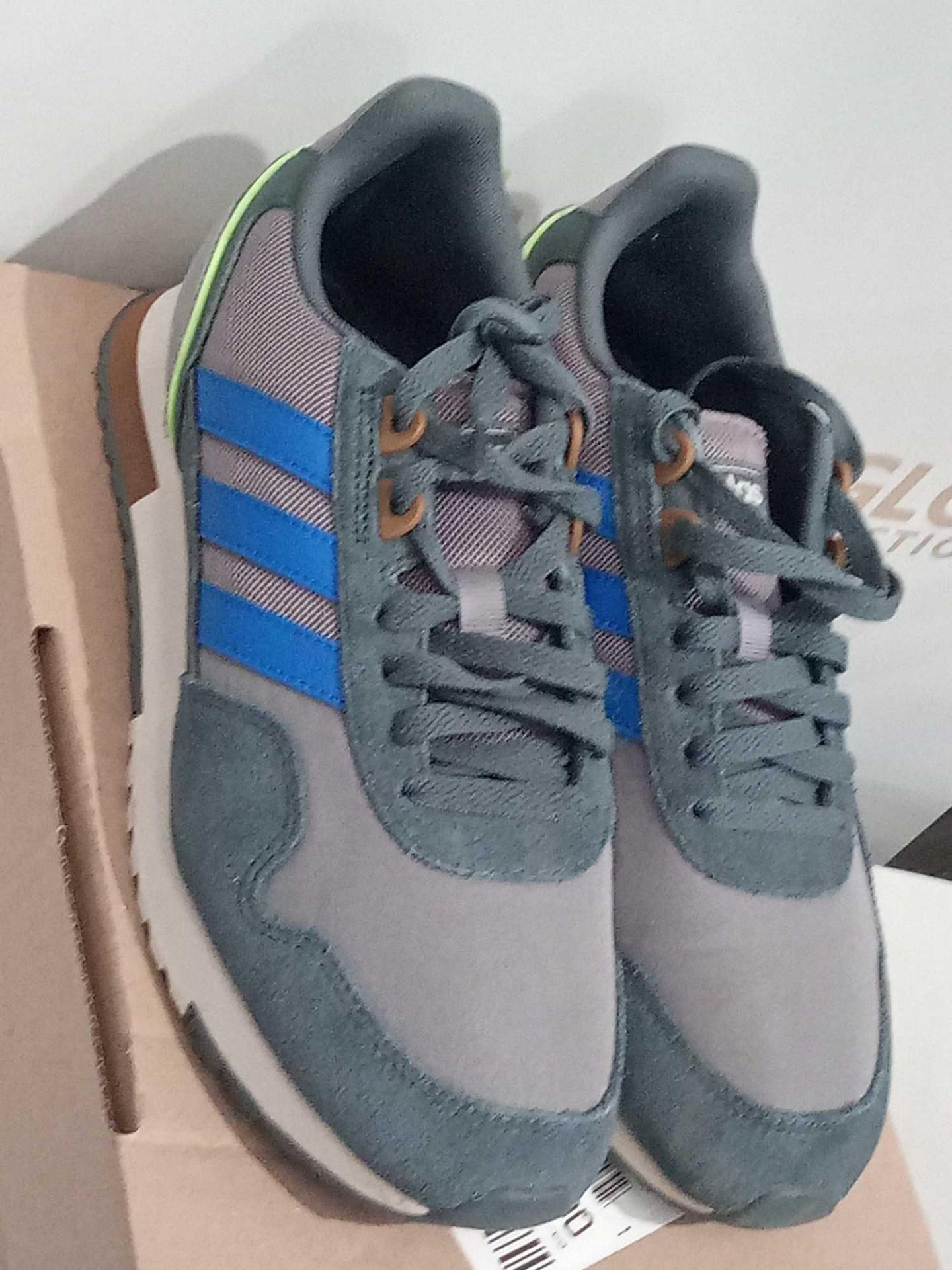Combined RRP £120 Lot To Contain Boxed Adidas Qt Racer Trainers In Black And Unboxed Adidas Trainers - Image 2 of 4