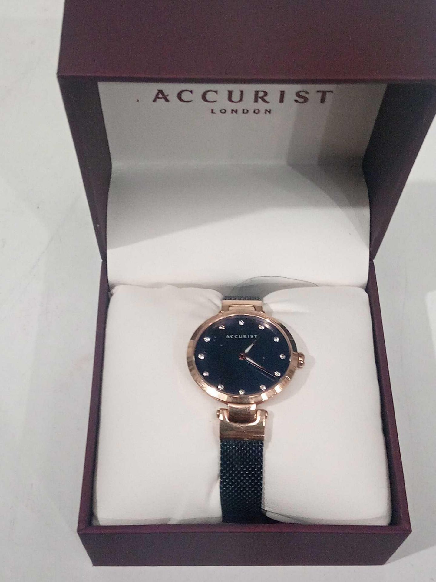 RRP £150 Boxed Accurist Gold Wrist Watch - Image 2 of 3