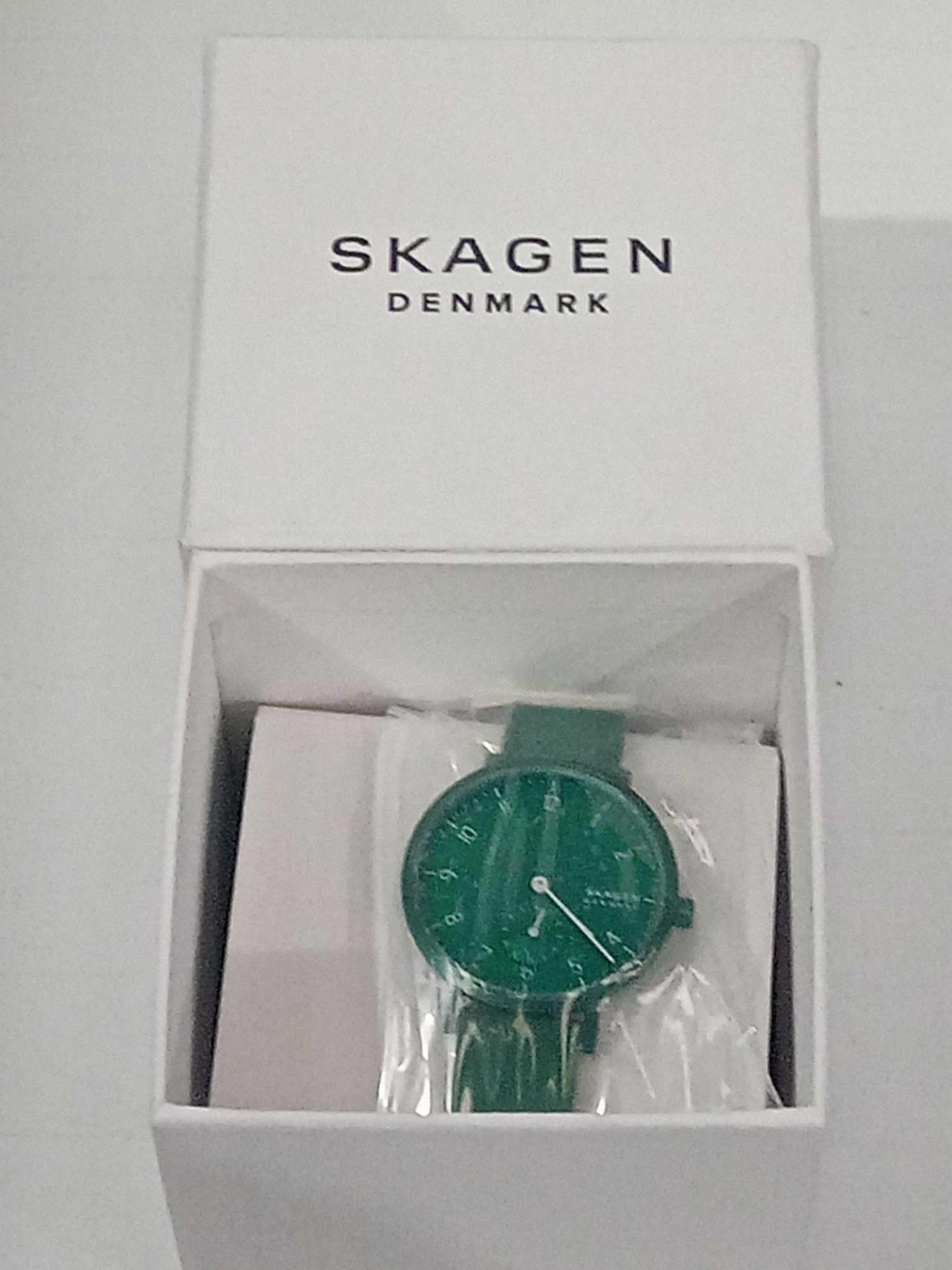 RRP £150 Boxed Skagen Denmark Green Wrist Watch - Image 2 of 3