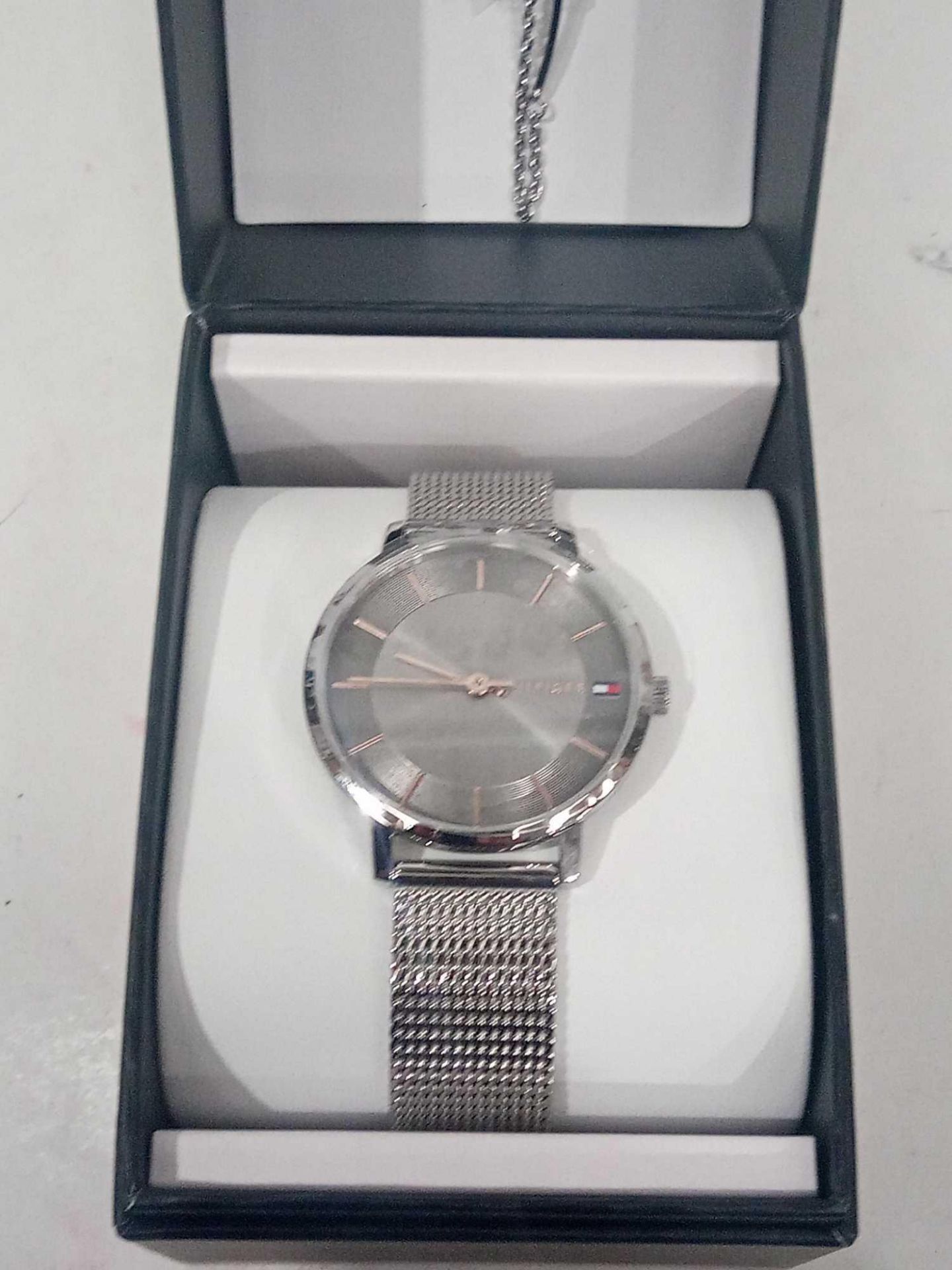 RRP £200 Boxed Stainless Steel Tommy Hilfiger Wrist Watch - Image 2 of 3