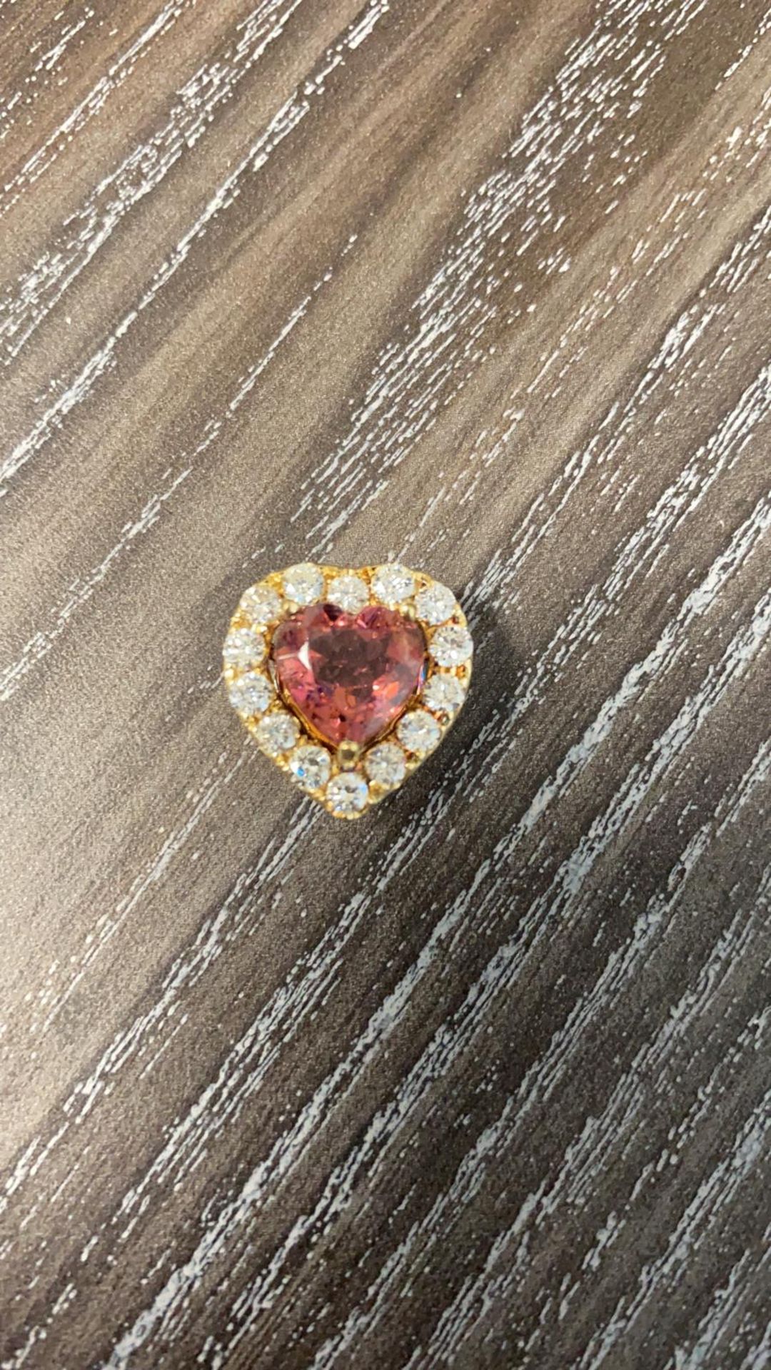 RRP £3,500 All 18Ct Yellow Gold Heart Shaped Pendant Comprising Of A Shaped Pink Stone Measuring 8.