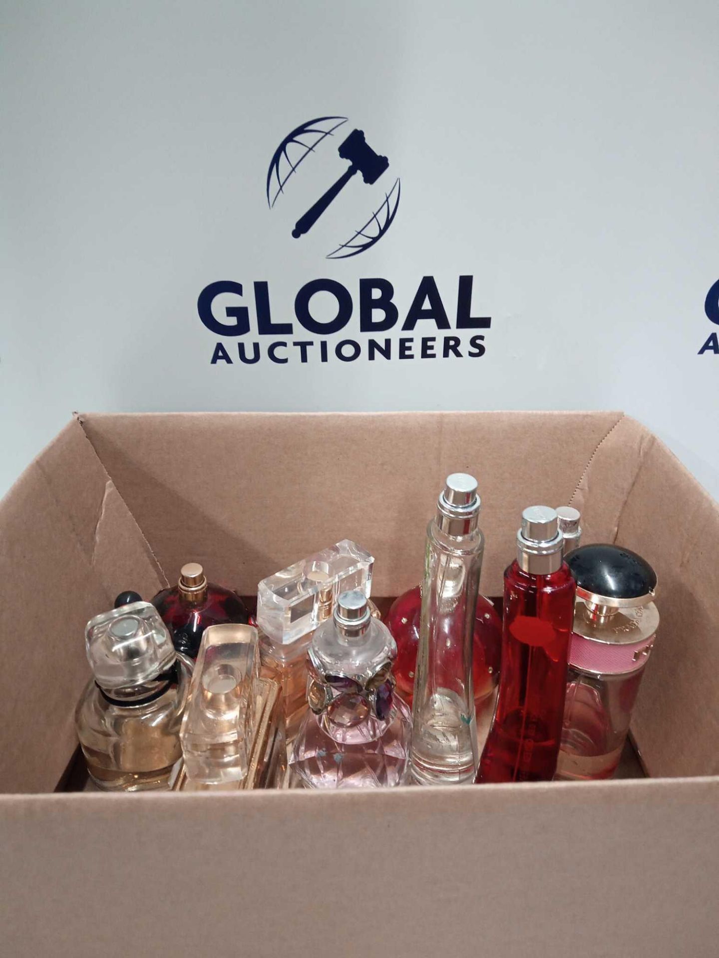 RRP £300 Box To Contain 10 Assorted Ex Display Designer Fragrance Testers In Various Volumes (