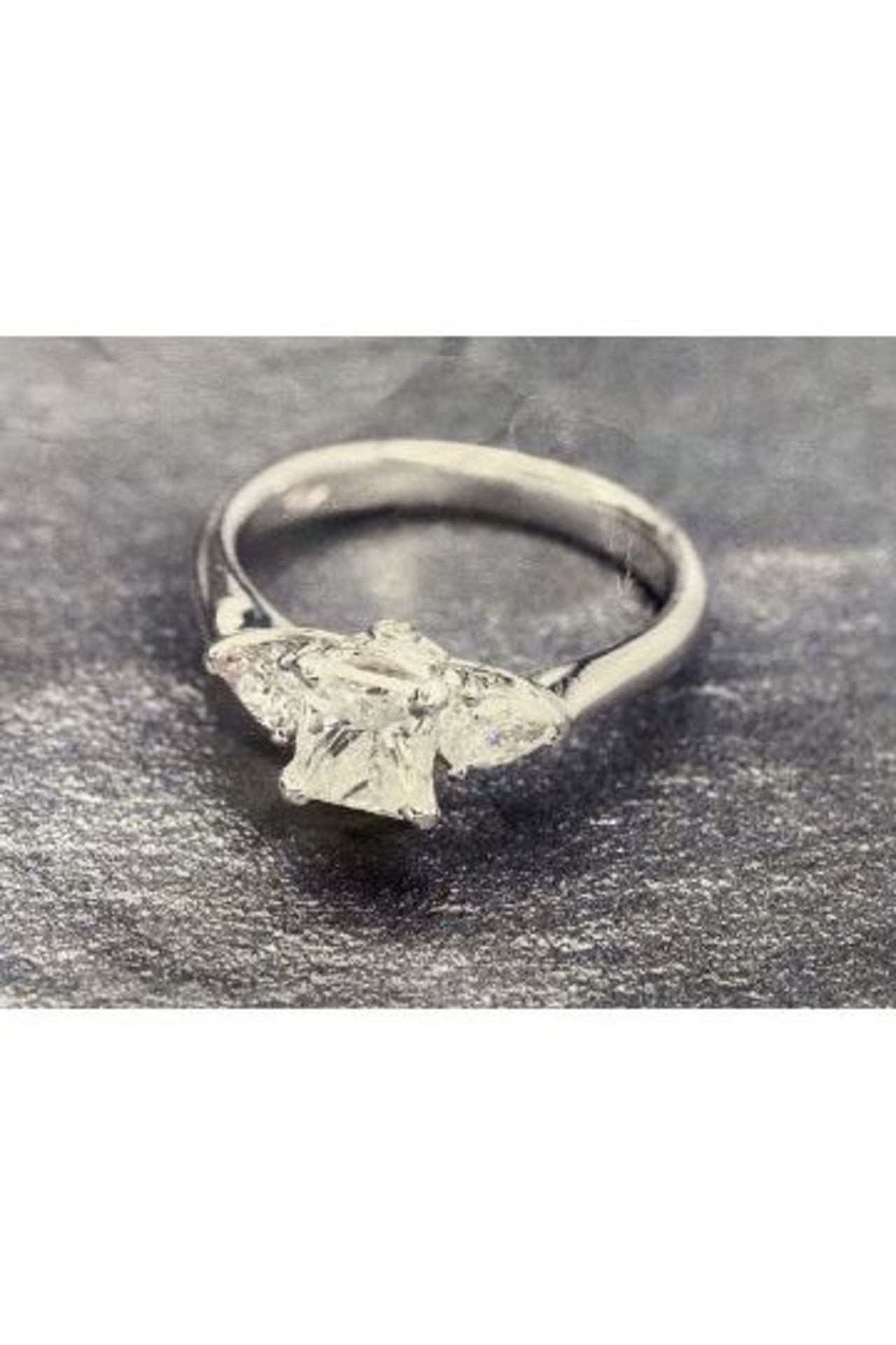 RRP £7,500 18Ct White Gold Diamond Ring Comprising Of A Centre Princess Cut Diamond Measuring 6.30Mm