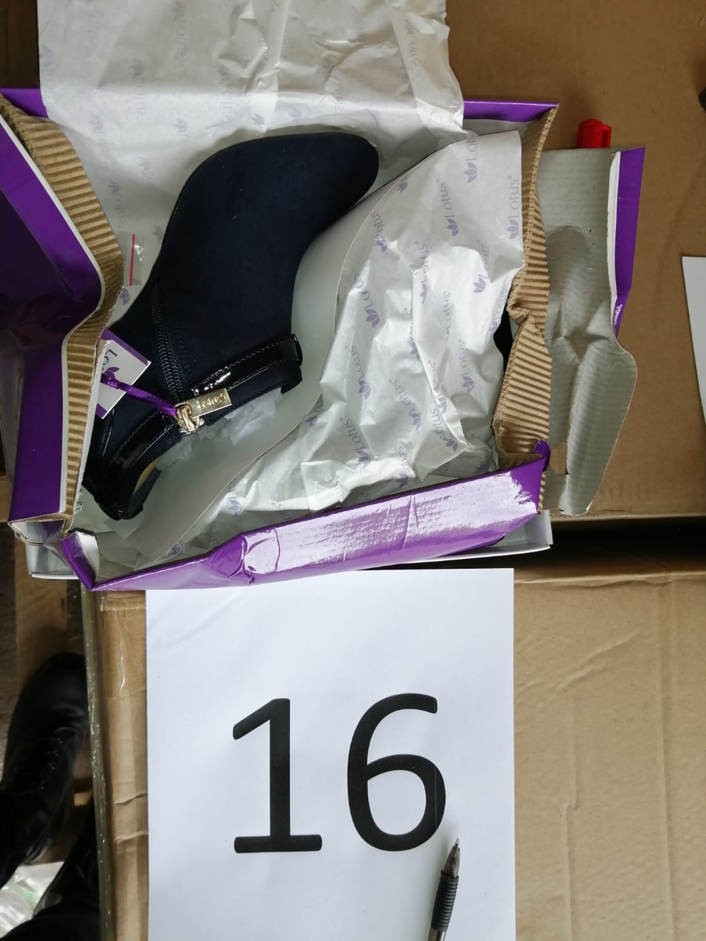 RRP £8950 Pallet To Contain 465 Assorted Debenhams Fashion Items, Pallet Contents : - Image 12 of 17