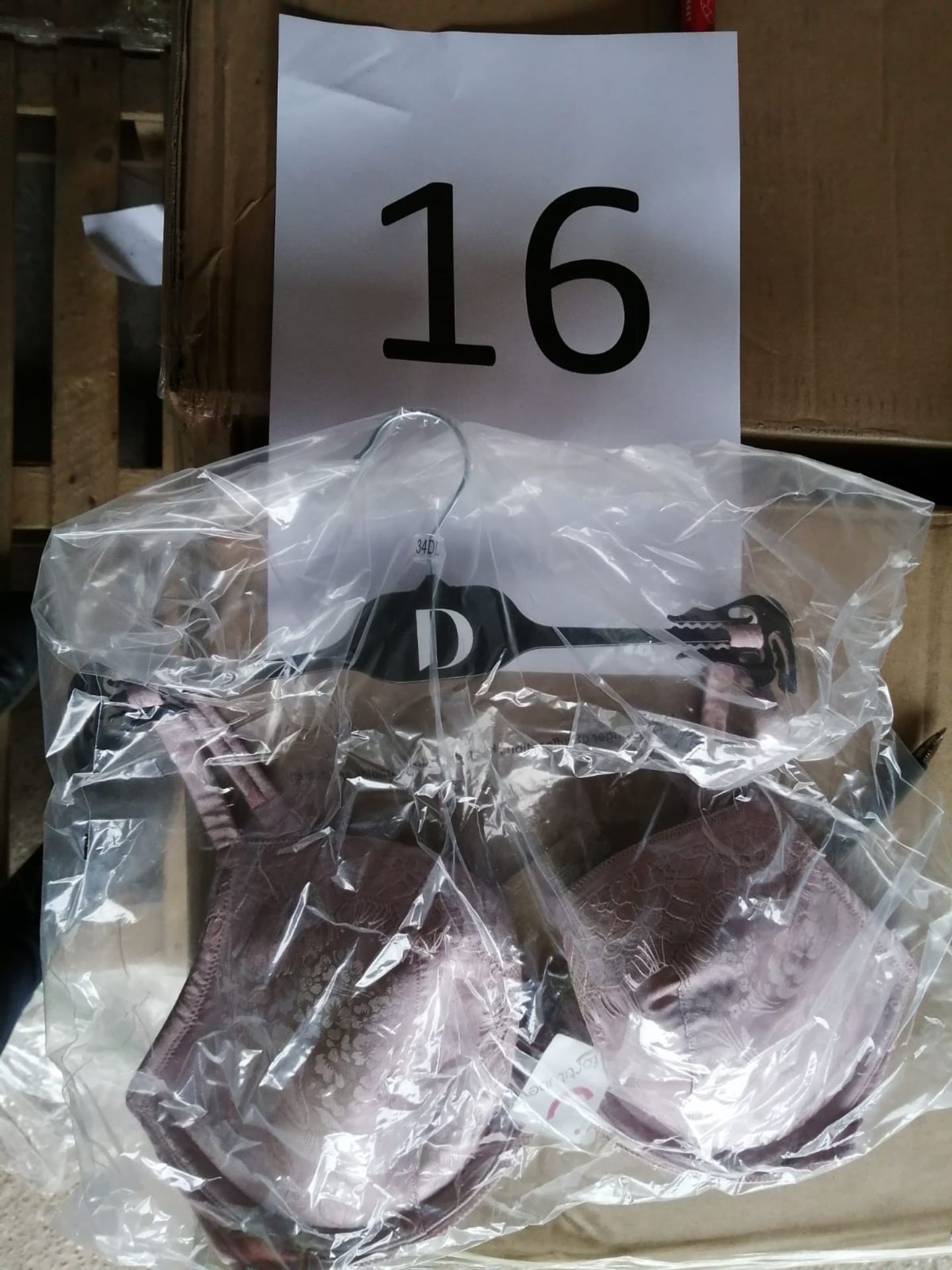 RRP £8950 Pallet To Contain 465 Assorted Debenhams Fashion Items, Pallet Contents : - Image 2 of 17