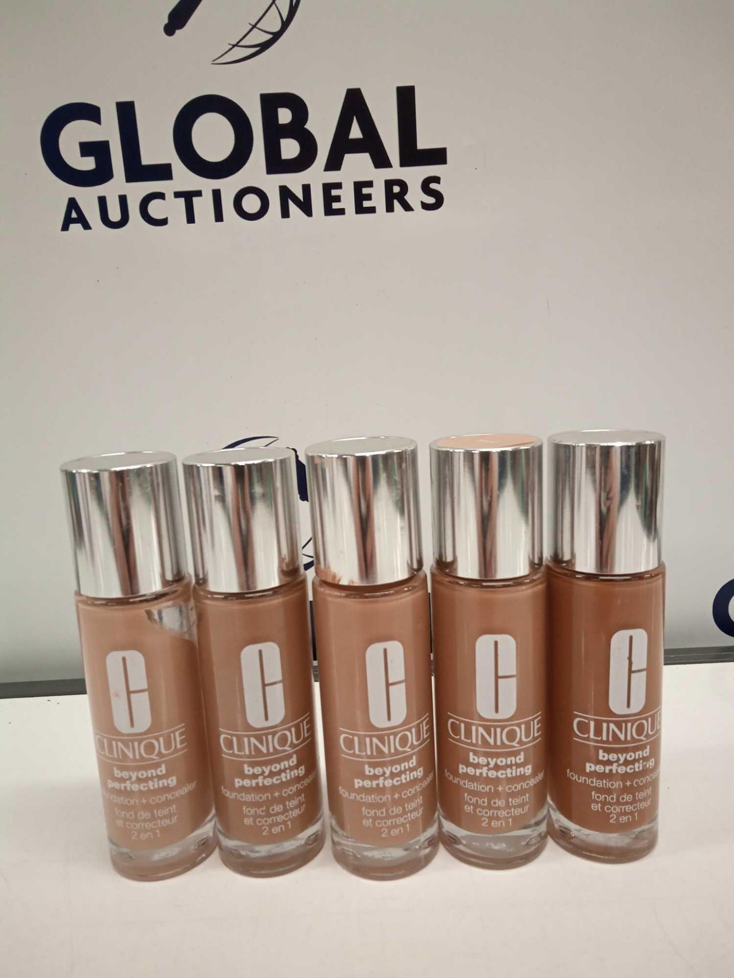 RRP £150 Gift Bag To Contain 5 Testers Of Clinique Beyond Perfecting Foundation + Concealer In Assor - Image 2 of 2