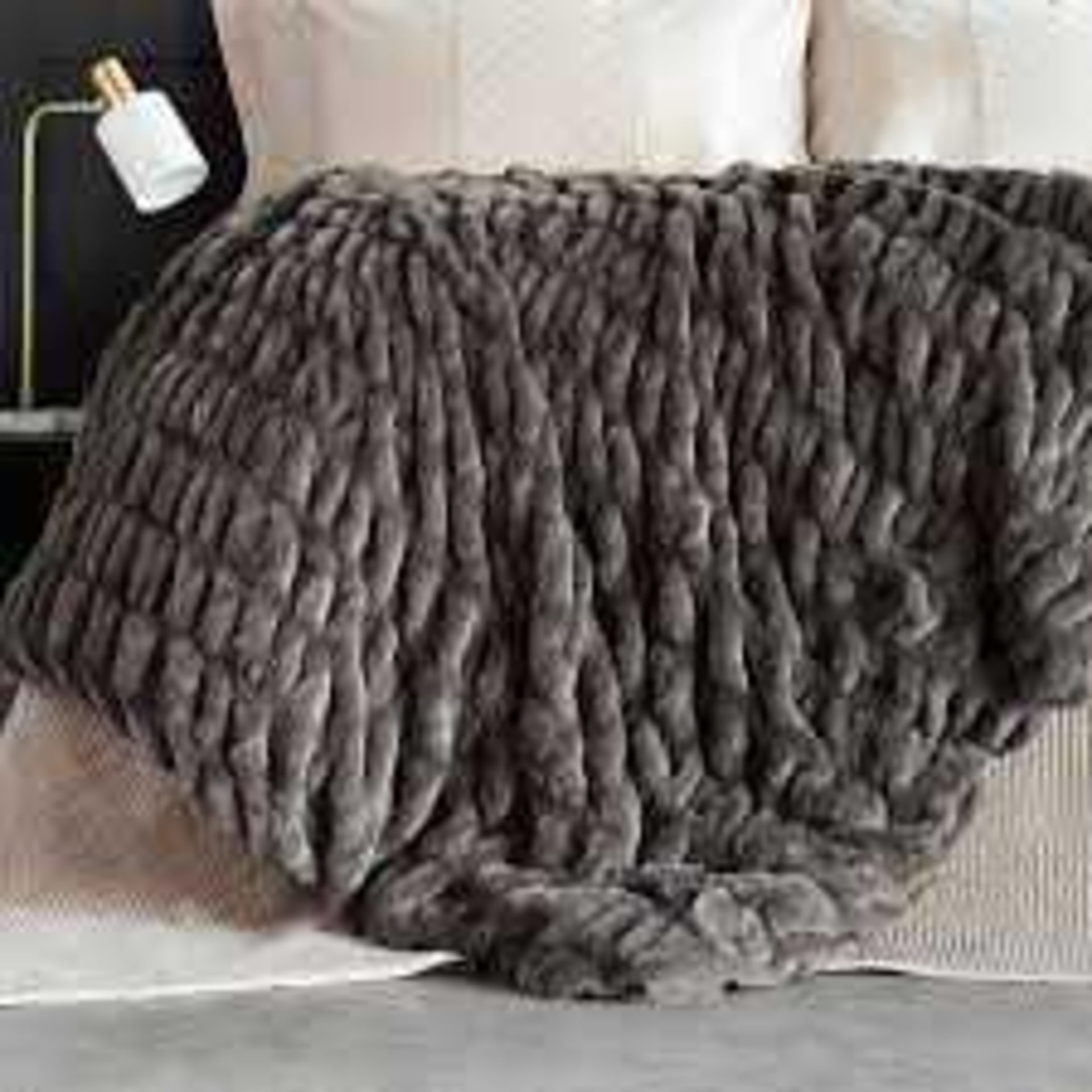 Combined RRP £120 Lot To Contain Bagged And Zipped Kelly Hoppen Faux Fur Ruched Throw And Finest Bed