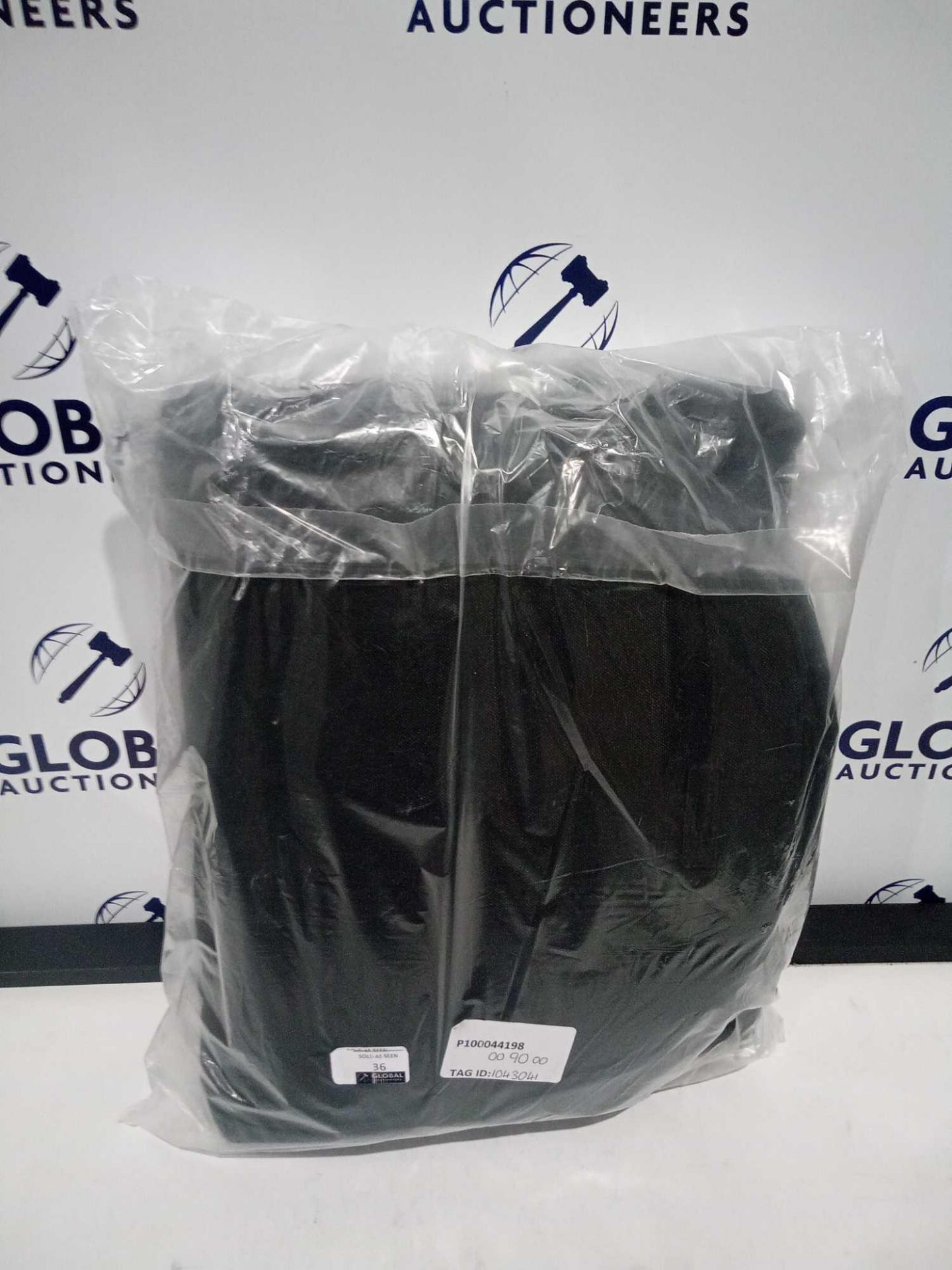 RRP £110 Bagged And Sealed Cybex Gold Footmuff In Black