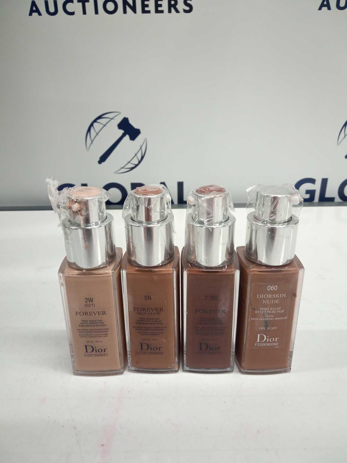 RRP £150 Gift Bag To Contain 4 Testers Of Dior Forever 24H Wear High Perfection Skin Caring Foundati