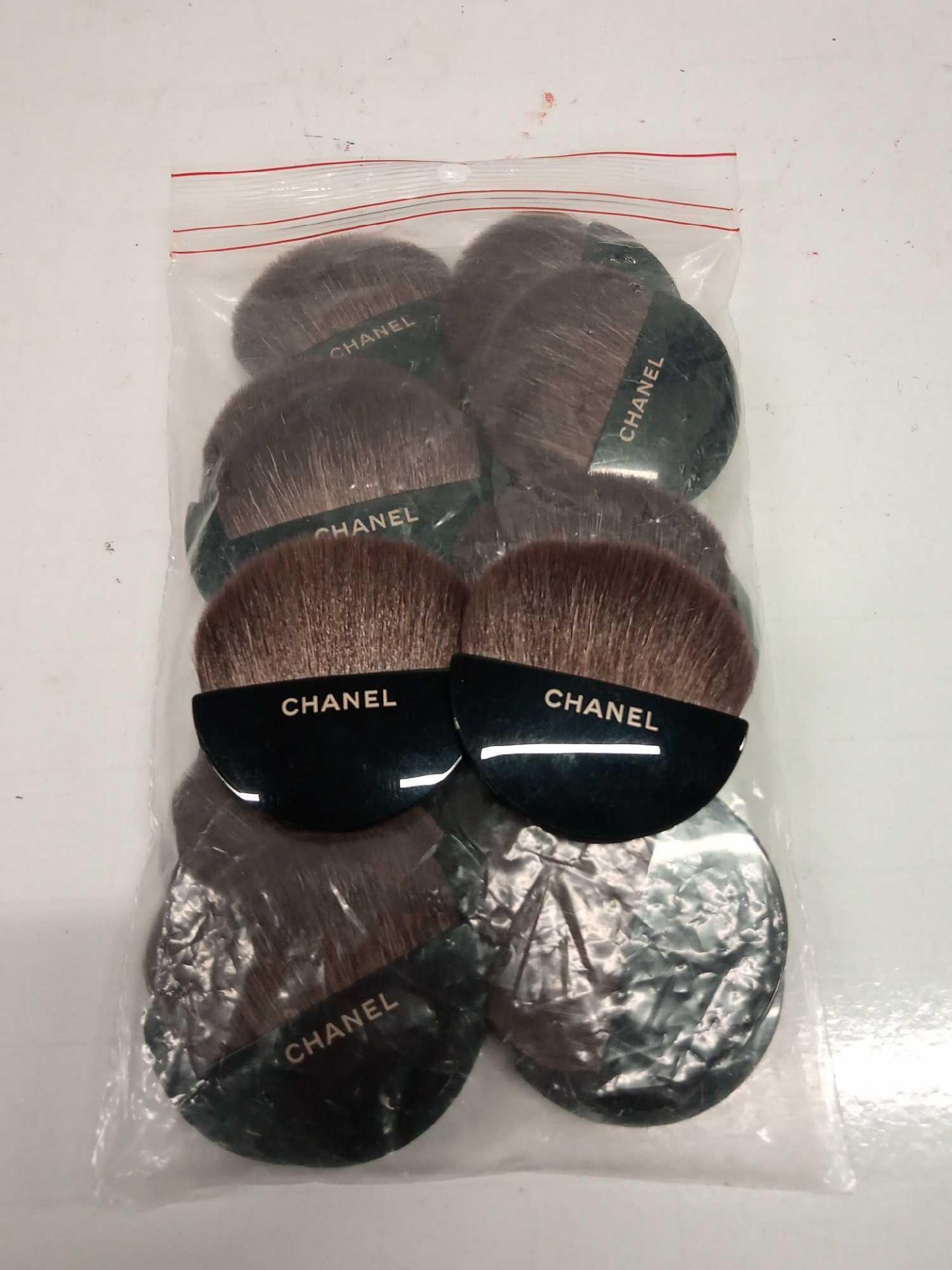 RRP £200 Lot To Contain 25 Brand New Unused Chanel Make Up Brushes
