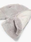 RRP £175 Bagged New Zealand Sheepskin Floor Rug