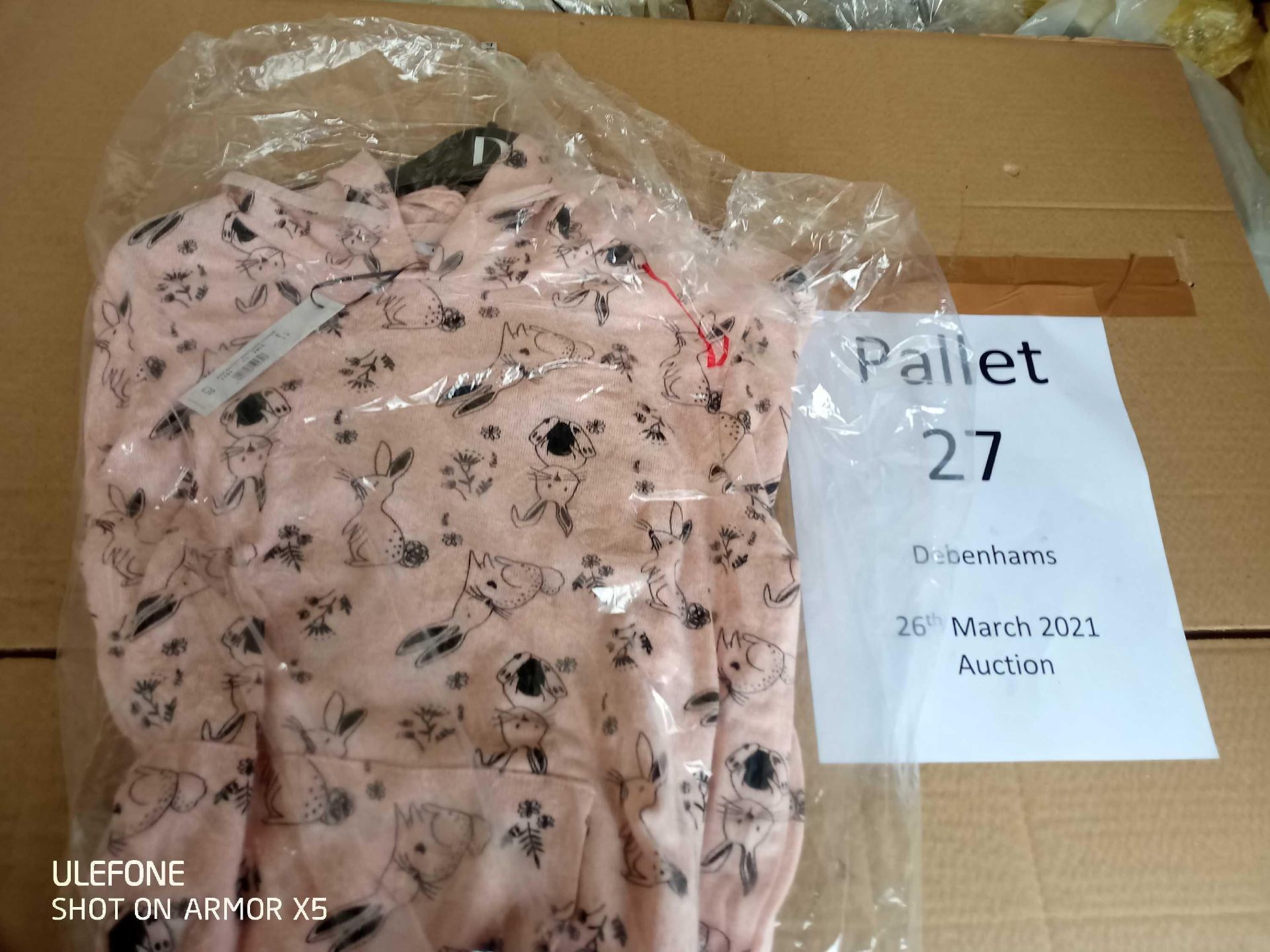 RRP £11,010 Pallet To Contain 505 Brand New Tagged Debenhams Fashion Items 27 X Black Beige Padded 8 - Image 9 of 26