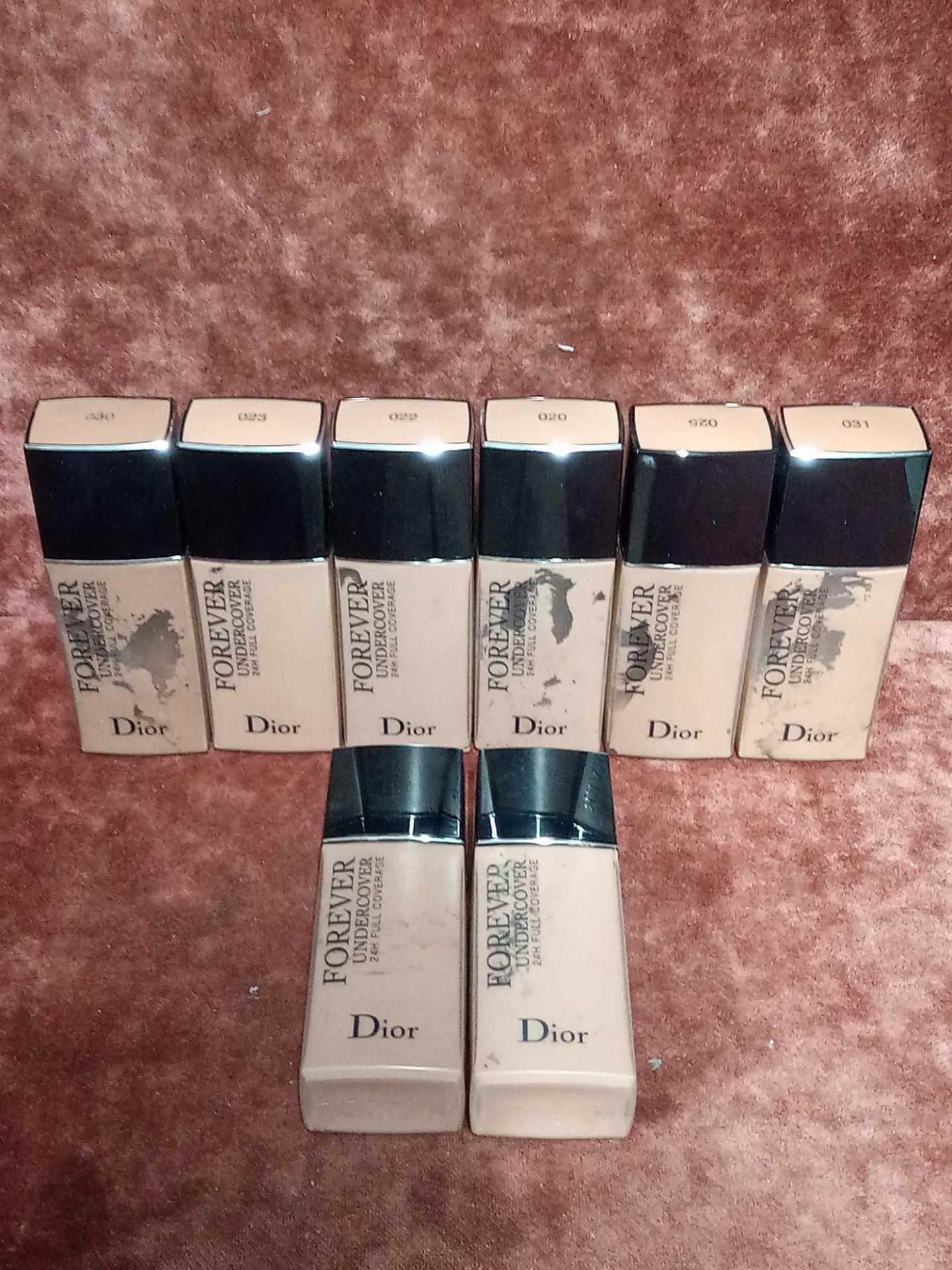 RRP £200 Gift Bag To Contain 8 Tester Of Dior Forever Undercover 24H Full Coverage In Assorted Shade