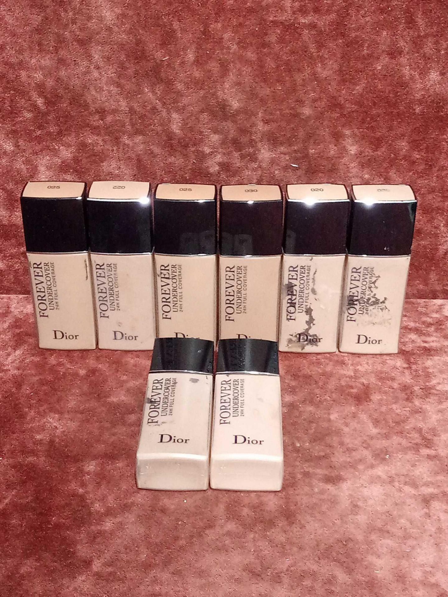 RRP £200 Gift Bag To Contain 8 Tester Of Dior Forever Undercover 24H Full Coverage In Assorted Shade