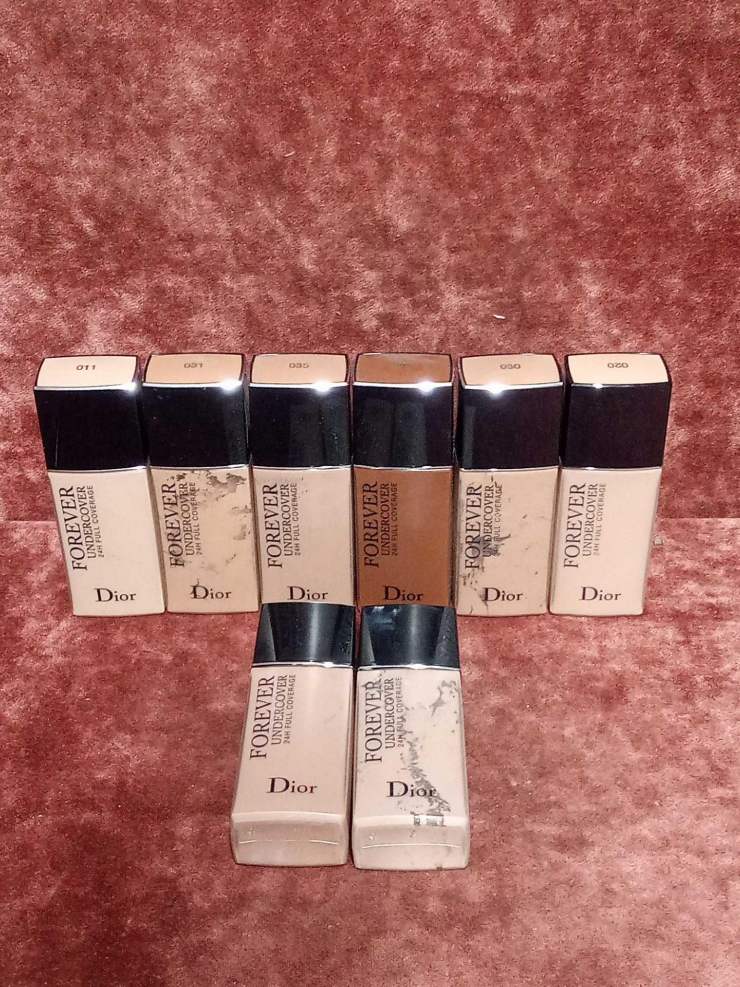 RRP £200 Gift Bag To Contain 8 Tester Of Dior Forever Undercover 24H Full Coverage In Assorted Shade