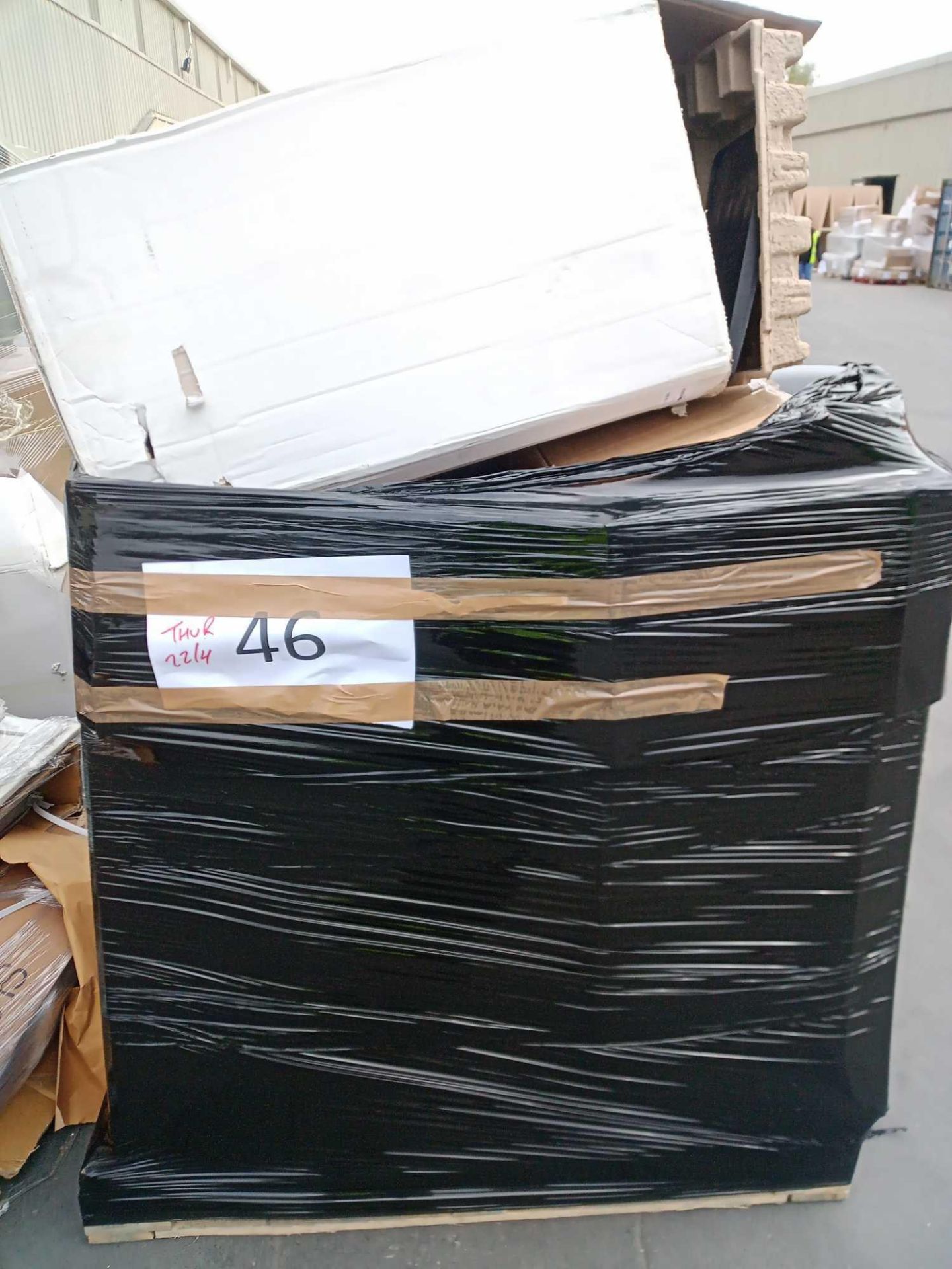 Combined RRP £900 Pallet To Contain Assorted Bins And Assorted Kitchenware