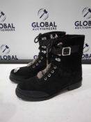 RRP £80 - £110 Unboxed Assorted Shoes To Include Emu Waldron Mix Boot Black, Emu Sued Mid Boot Black