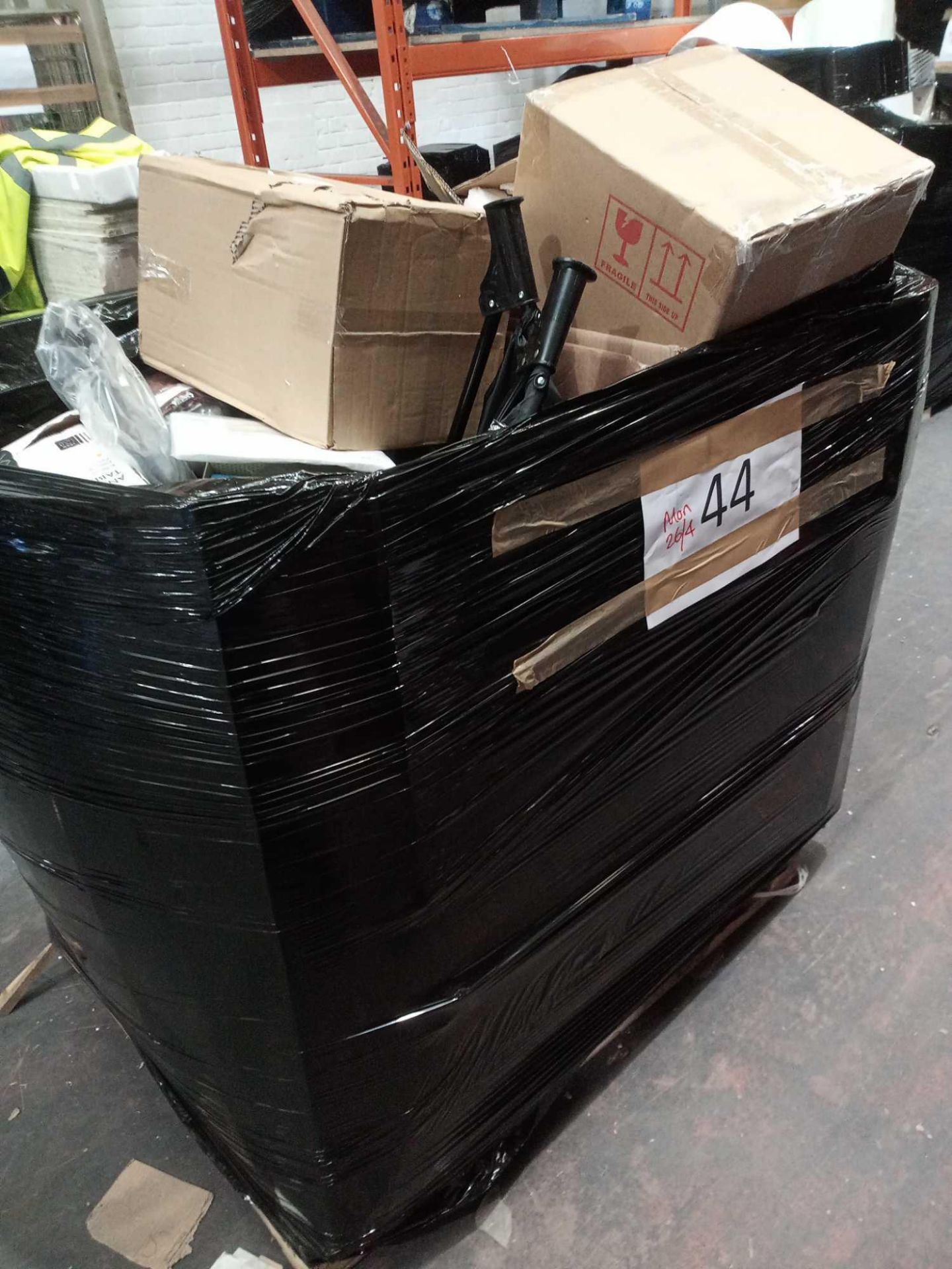 Combined RRP £800 Pallet To Contain Various Furnishing Lighting And Child Products