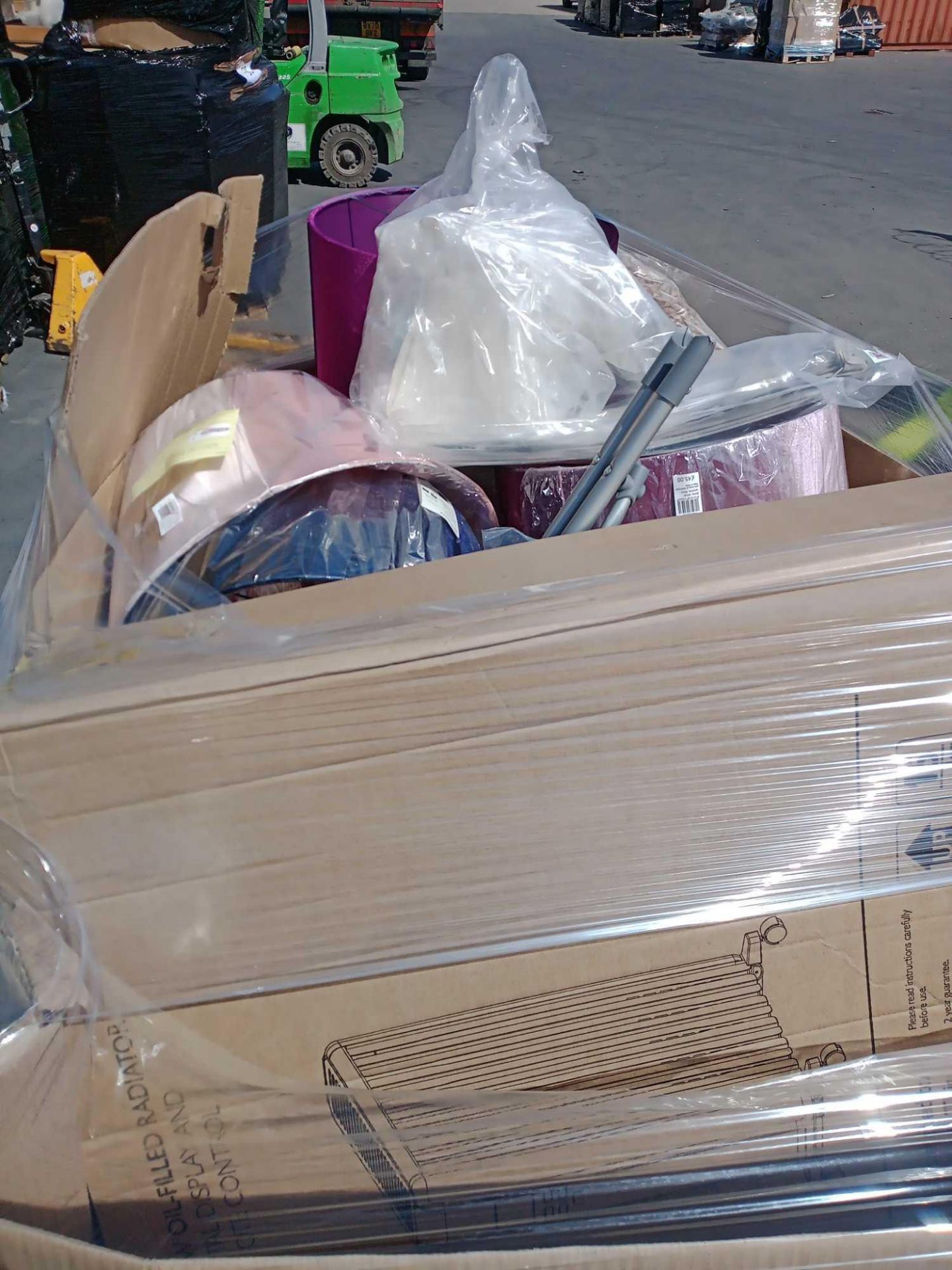 Combined RRP £700 Pallet To Contain Oil Filled Radiator, Kitchenware, Bedding, Headphones, Lampshade - Image 2 of 2