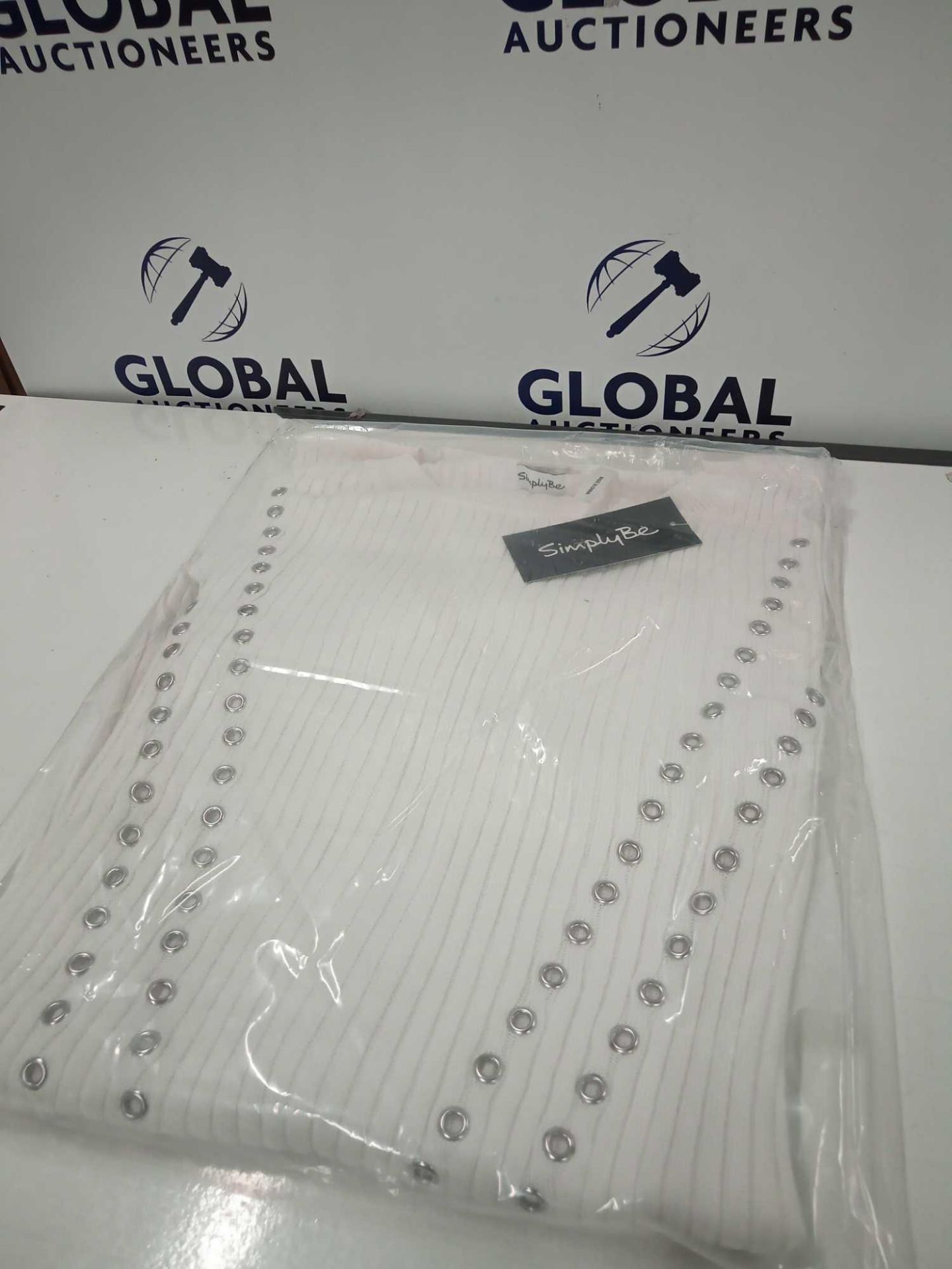 RRP £200 Lot To Contain 20 Brand New Bagged And Tagged Women's Eyelet Jumper Ivory In Assorted Sizes