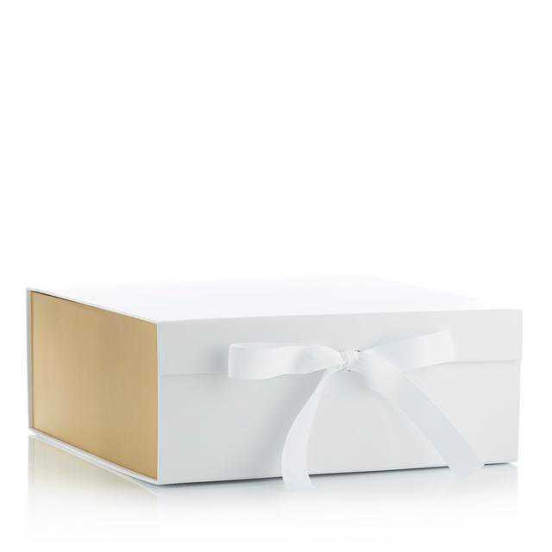 RRP £210 Lot To Contain 70 Brand New Sealed Luxury Gift Boxes With Tissue Paper, Gift Tag And Choic
