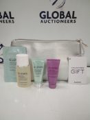 RRP £140 Lot To Contain 7 Brand New Bagged And Tagged Elemis Medium Make Up Travel Bags With Assorte