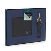 RRP £270 Lot To Contain 15 Boxed Brand New Gentlemen'S Society Wallet & Keyring Set