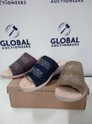 RRP £350 For 10 Boxed Brand New Cushion-Walk Flexible Comfort Shoes In Various Colours And Styles