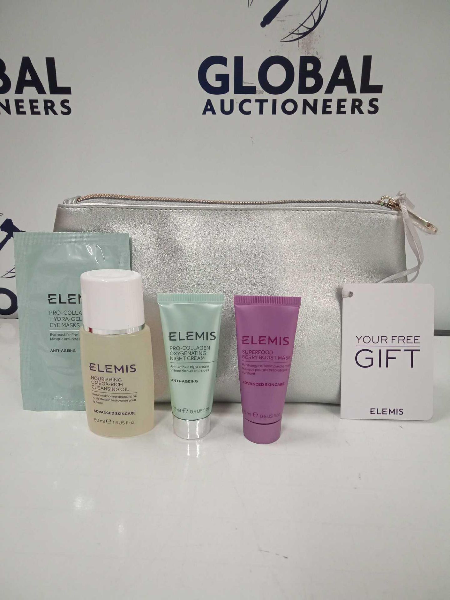 RRP £200 Lot To Contain 10 Brand New Bagged And Tagged Elemis Medium Make Up Travel Bags With Assort
