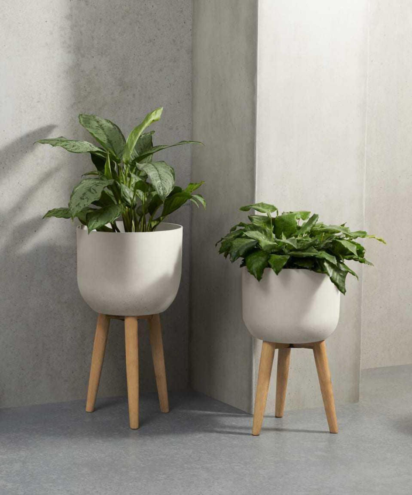 1x Made.com Allo Set Of 2 Poly Resin Plant Stands Large, Natural White RRP £99