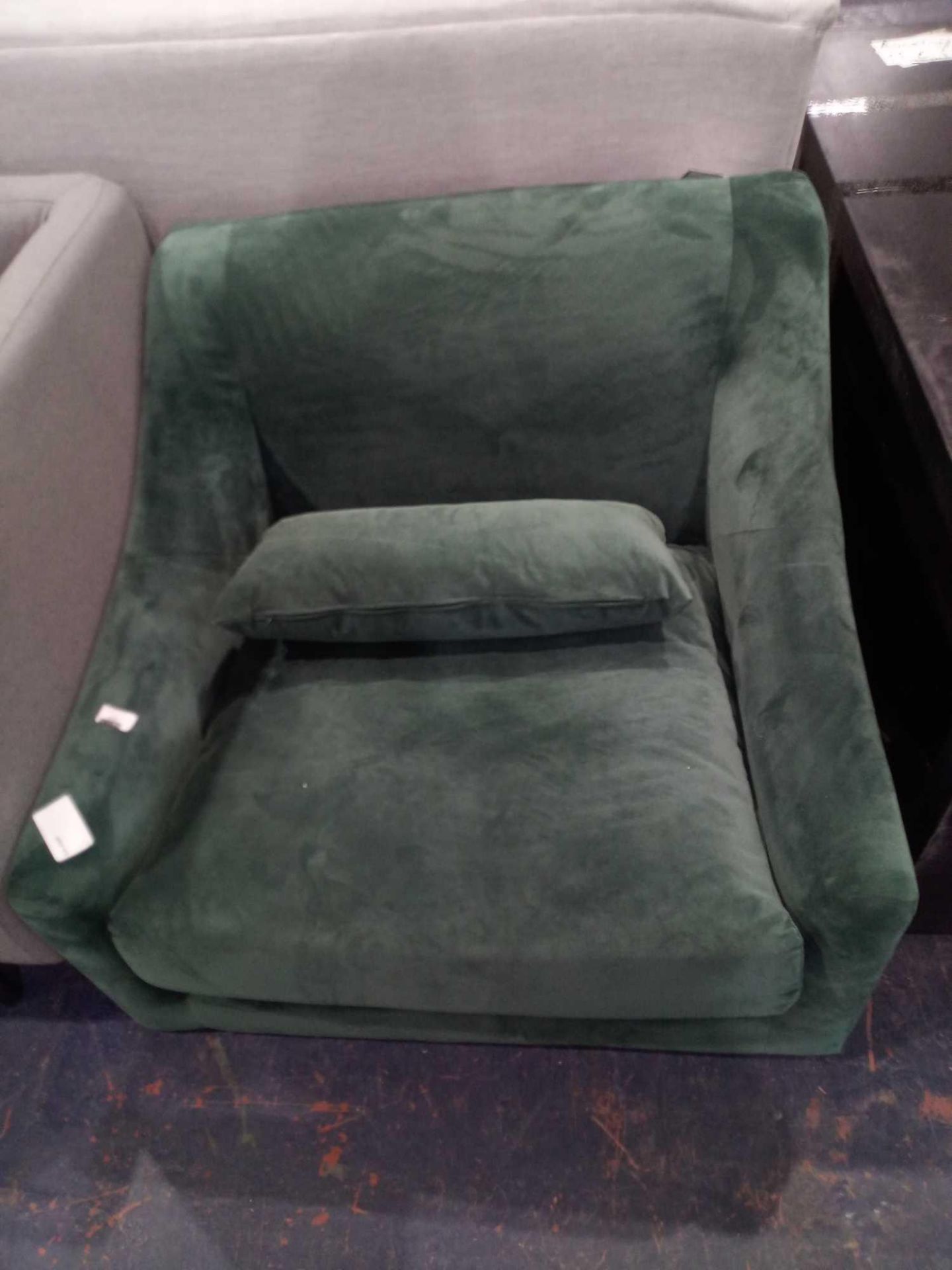 RRP £600 Green Velvet Single Arm Chair (Missing Legs)