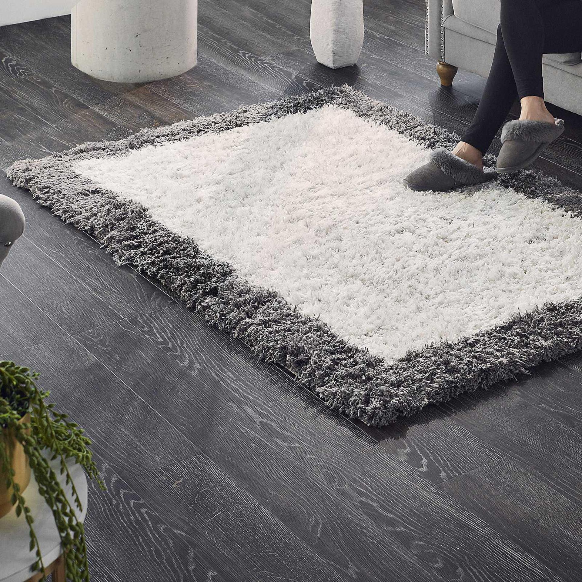 RRP £200 Bagged Cozee Home Aurora Border Shaggy Rug