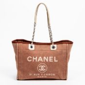 RRP £3700 Chanel Deauville Tote Shoulder Bag in Terracotta and Ivory - AAQ4666 - Grade A Please