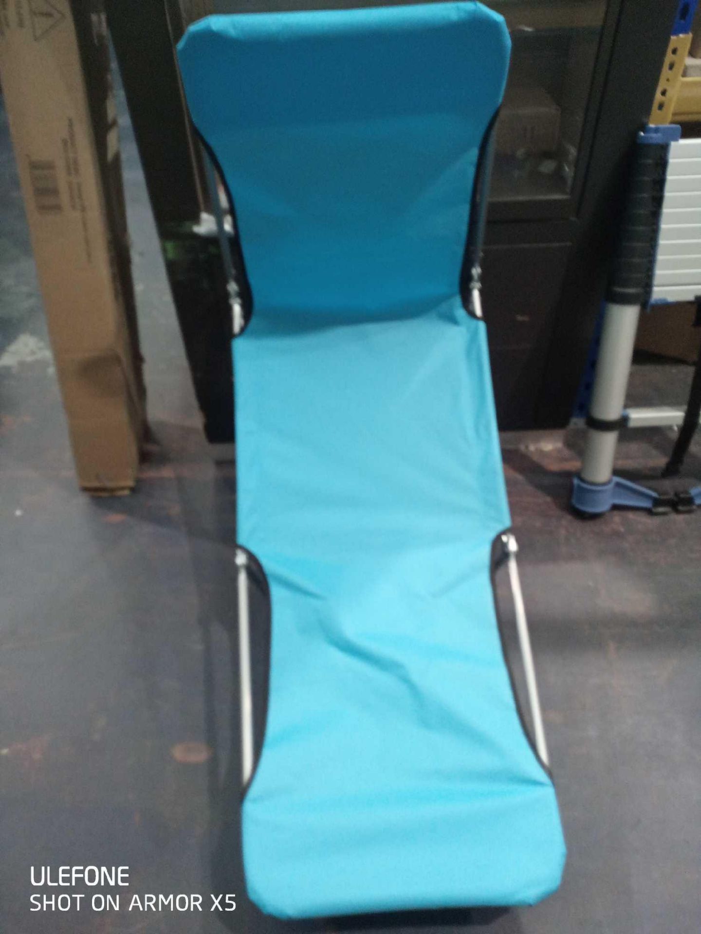 RRP £160 Lot To Contain 4 Assorted Multi Position Grey And Blue Garden Chairs