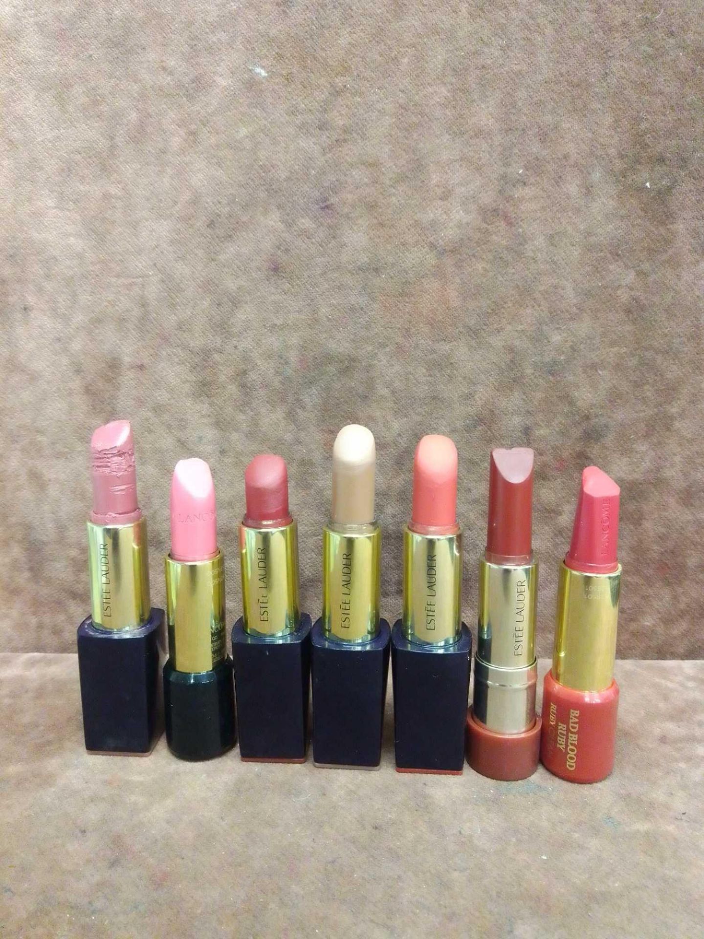 (Jb) RRP £210 Lot To Contain 7 Testers Of Premium Estee Lauder Lipsticks In Assorted Shades All Ex-D