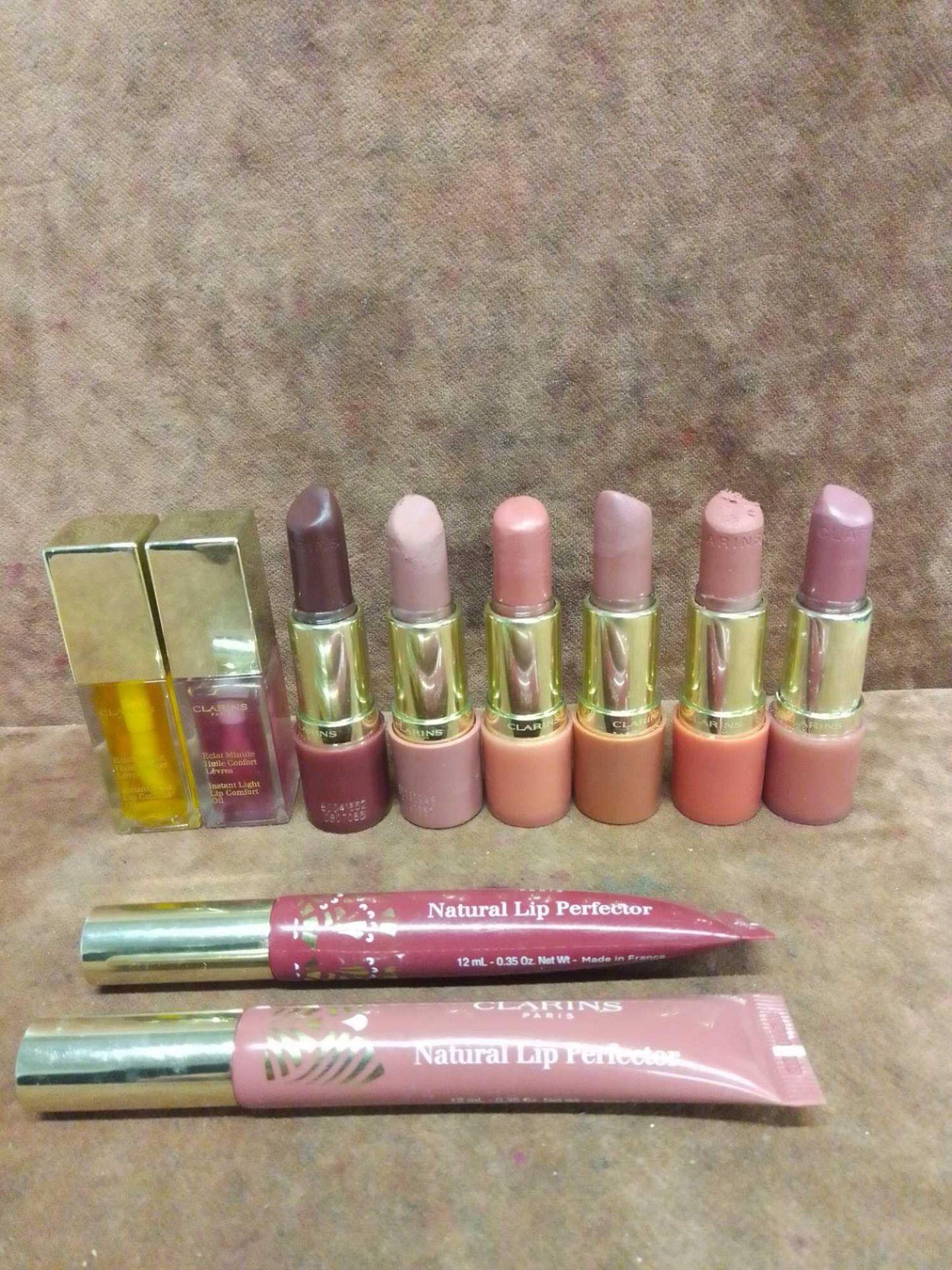 (Jb) RRP £200 Lot To Contain 10 Testers Of Assorted Premium Clarins Lip Products To Include Lipstick
