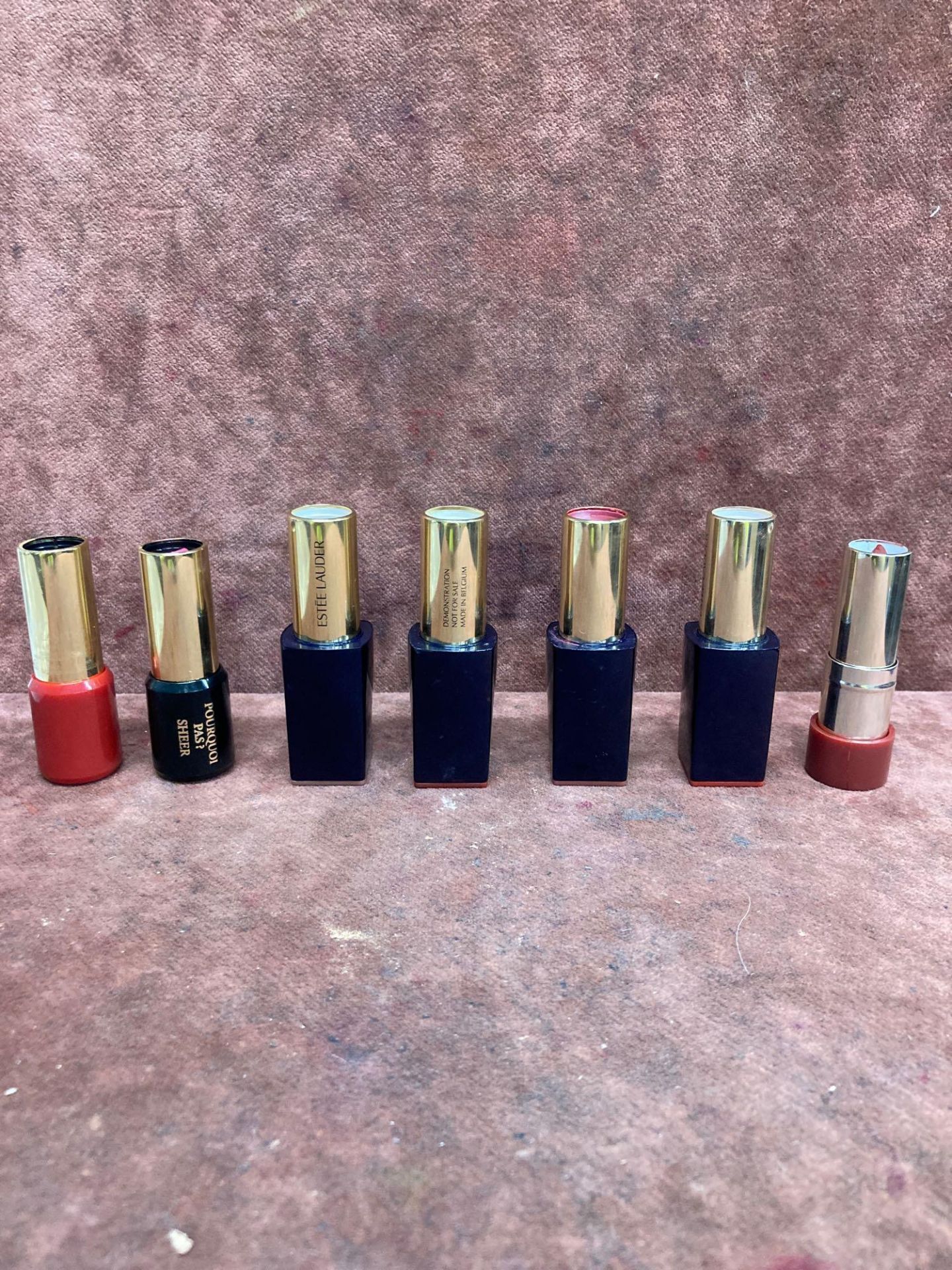 (Jb) RRP £210 Lot To Contain 7 Testers Of Assorted Estee Lauder Lipsticks All Ex-Display And Assorte