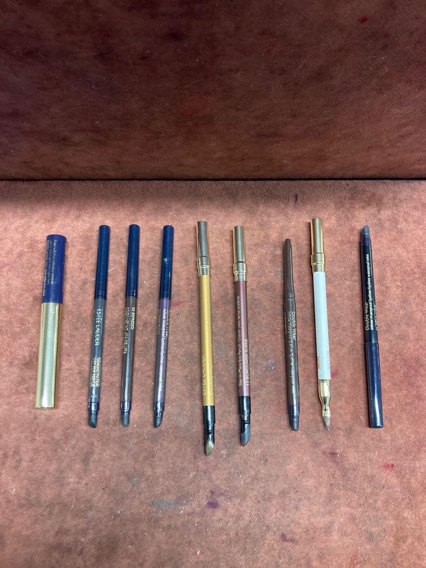 (Jb) RRP £200 Lot To Contain 10 Testers Of Assorted Premium Estee Lauder Makeup Pencils Ex-Display A