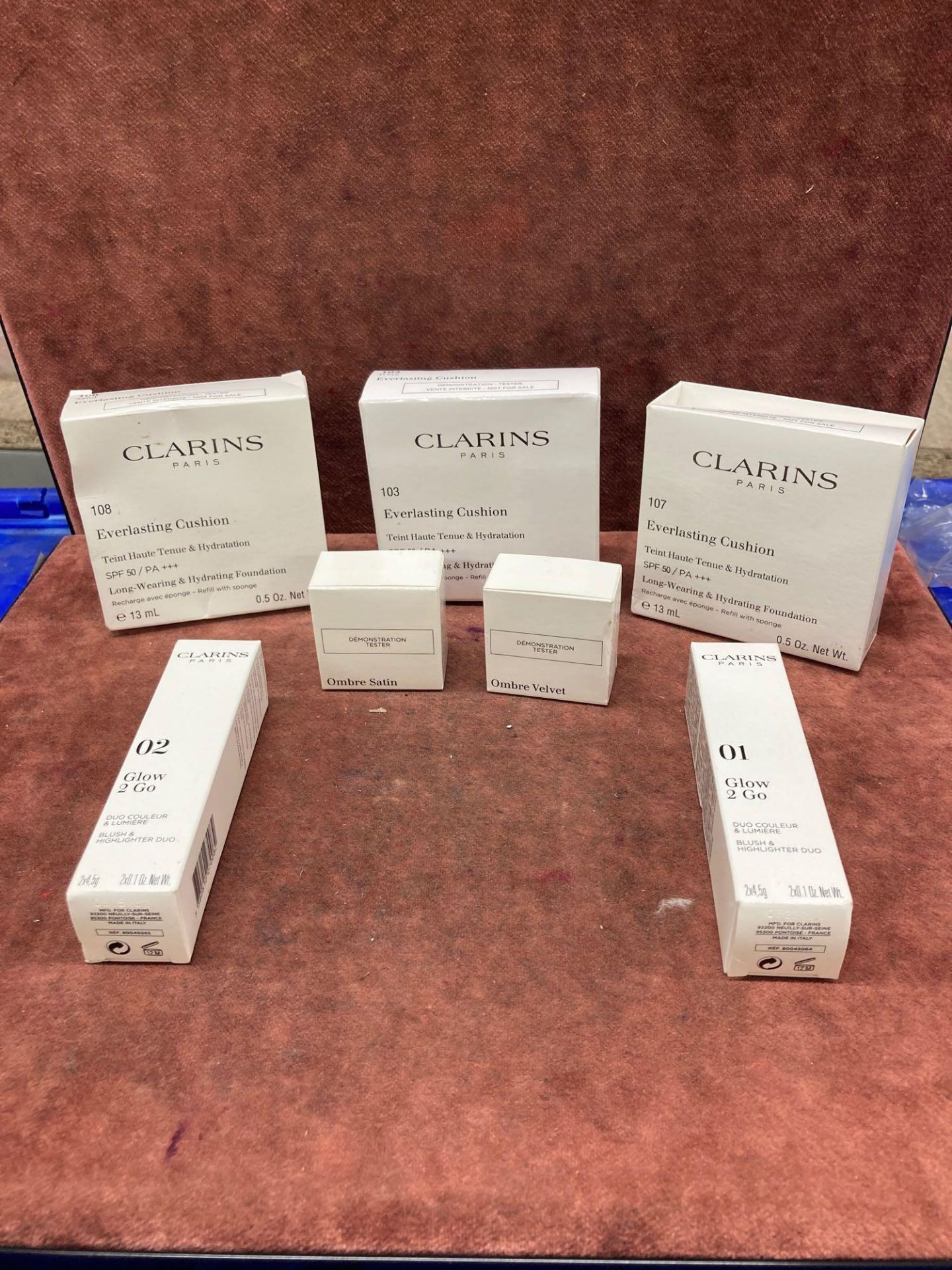 (Jb) RRP £200 Lot To Contain 7 Testers Of Assorted Premium Clarins Products To Include Brand New Box