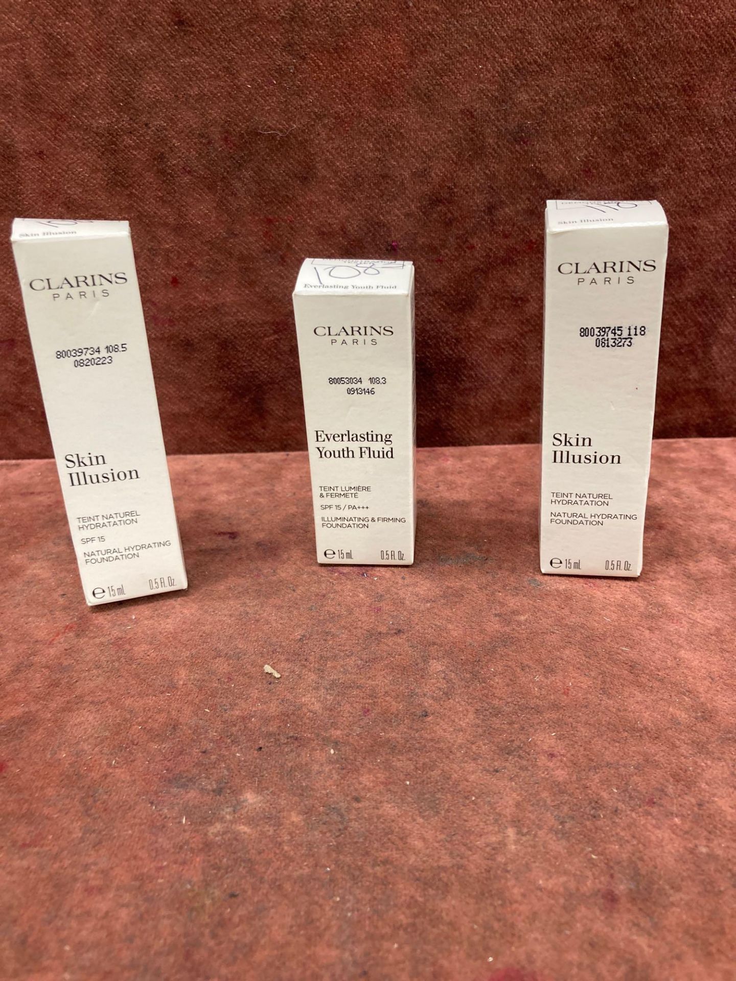 (Jb) RRP £255 Lot To Contain 17 Brand New Boxed Testers Of Assorted Premium 15Ml Clarins Foundations