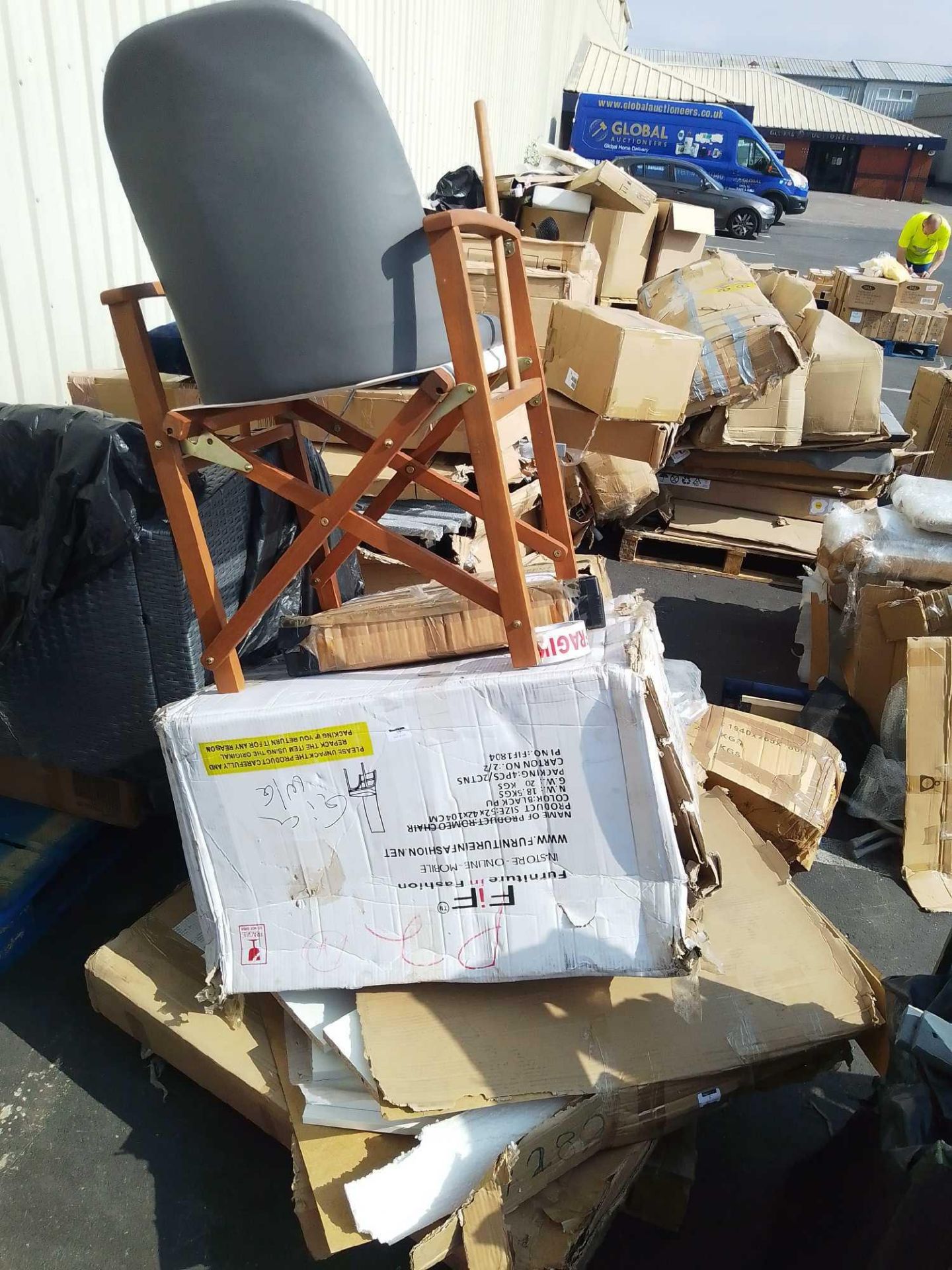 RRP £850 Pallet To Contain Assorted Items Including Chairs Hoover's Tables And Many More (Part