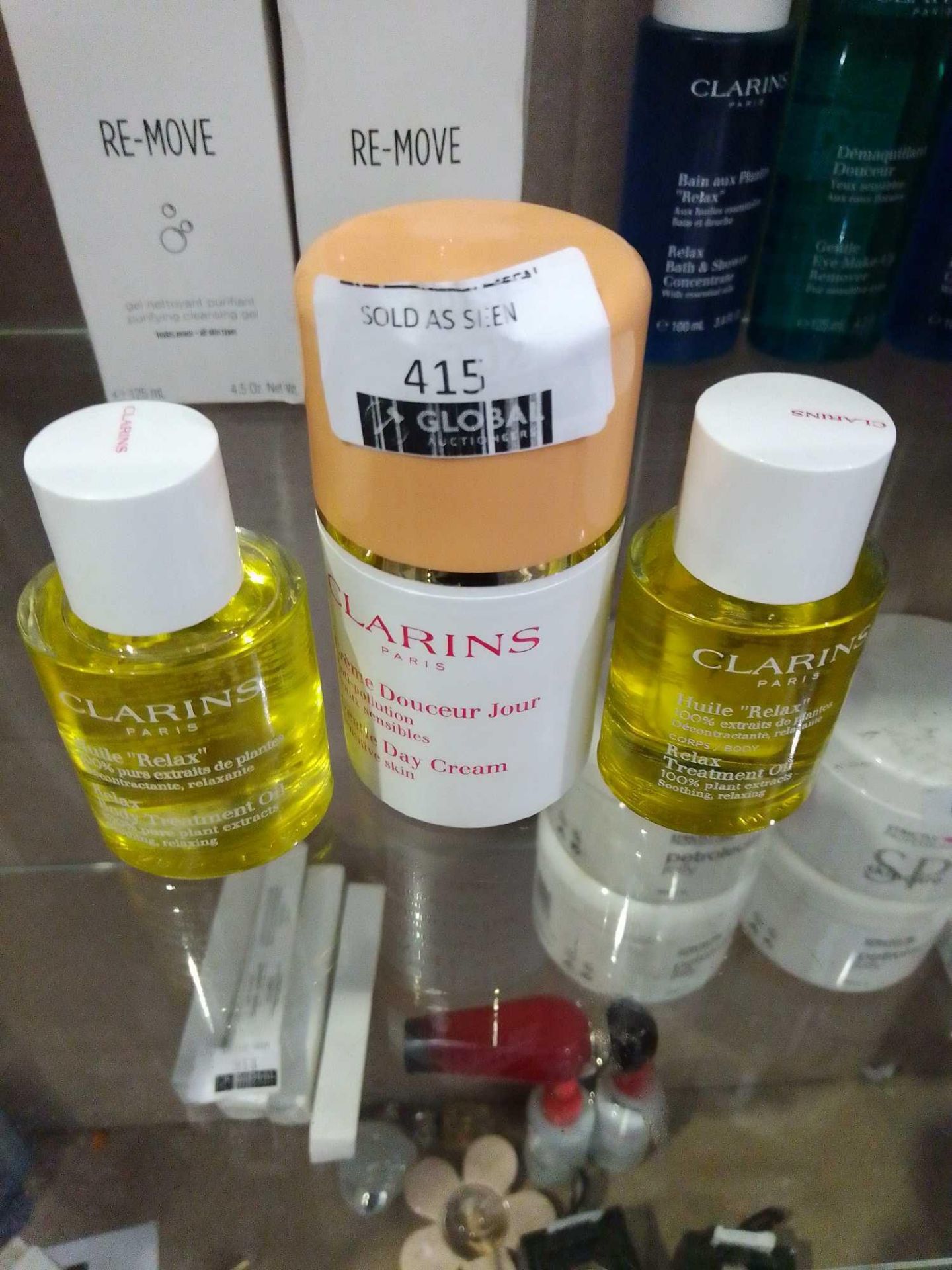 Combined RRP £90 Lot To Contain Clarins Items To Include Clarins Paris Relax Treatment Oils And