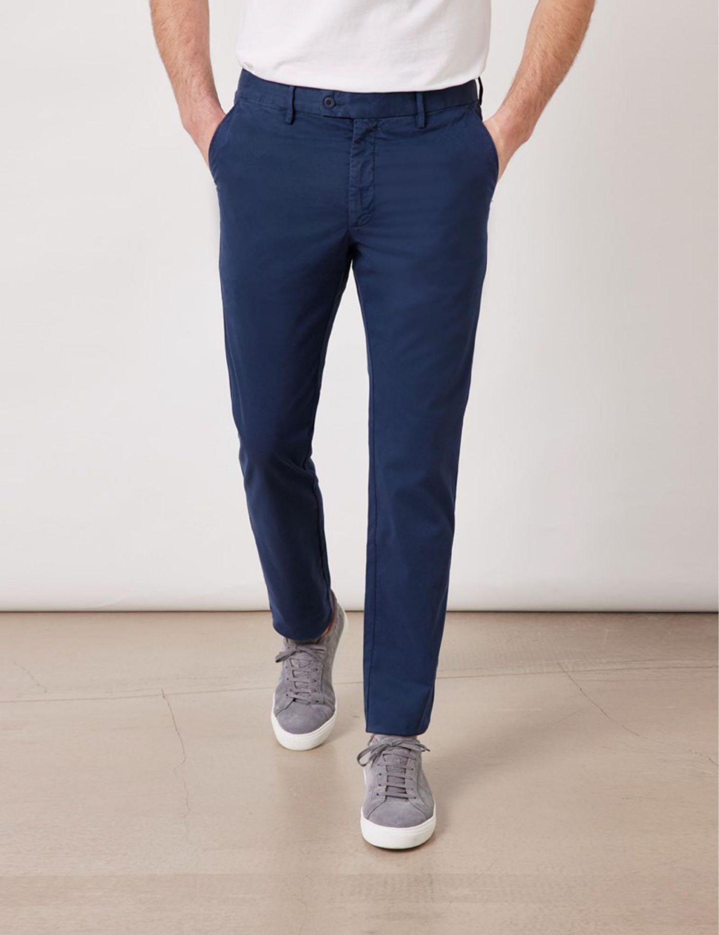 (Jb) RRP £360 Lot To Contain 36 Brand New Unpackaged Pairs Of Chino Pants In Navy In Various Sizes