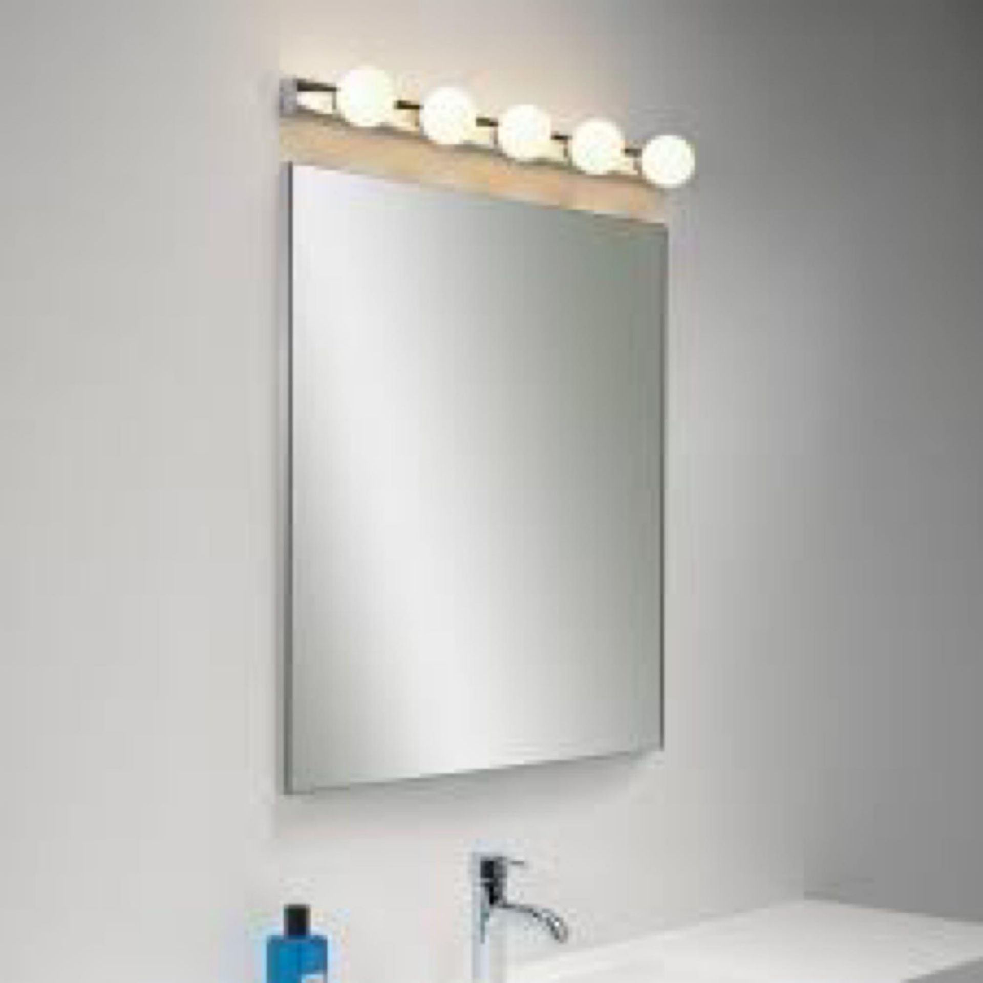 RRP £100 Boxed Brand New Astro Cabaret Polish Chrome Mirrored Light 45.099 (Appraisals Available