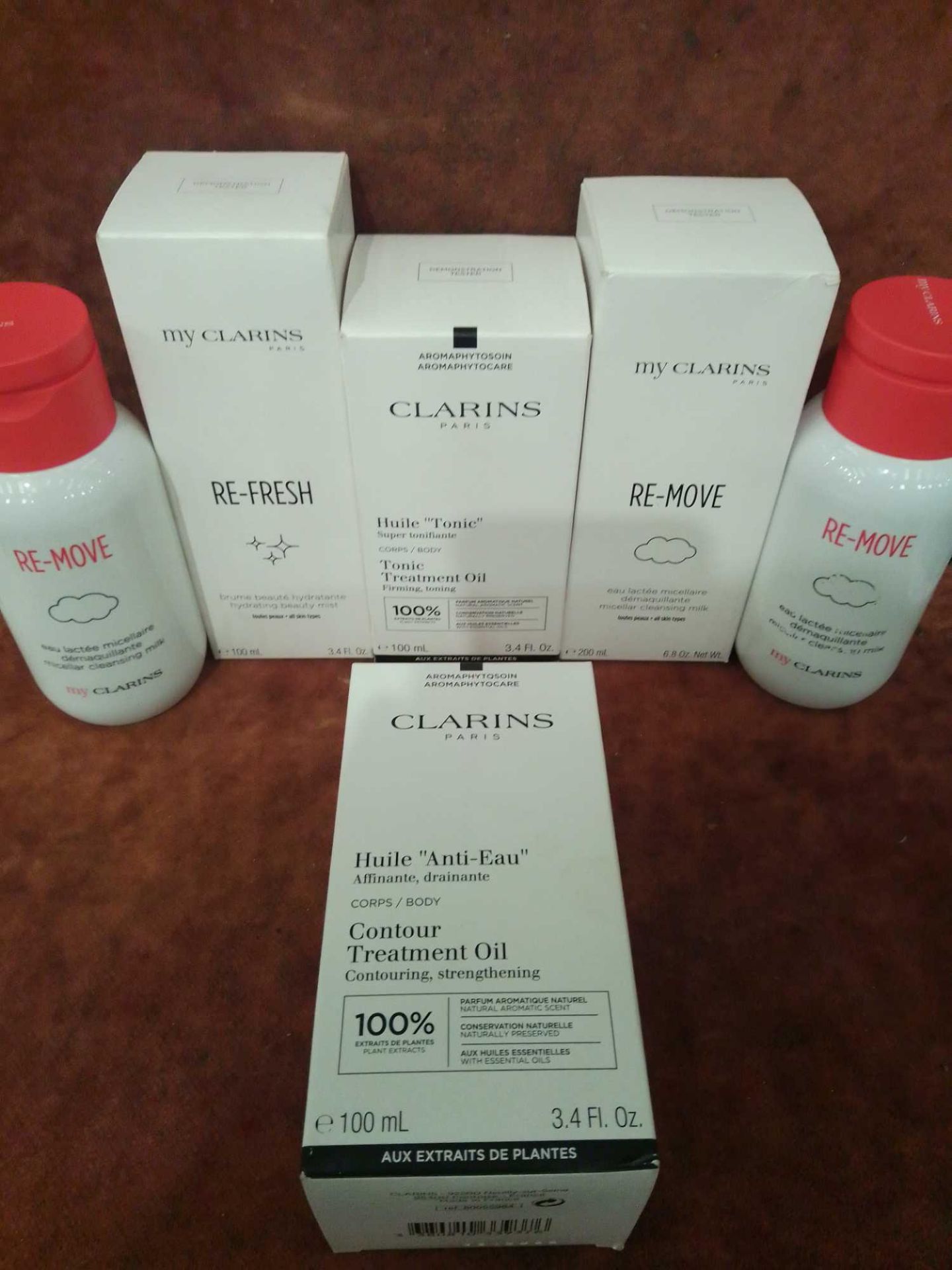 (Jb) RRP £200 Lot To Contain 6 Testers Of Assorted Premium Clarins Products To Include Brand New box